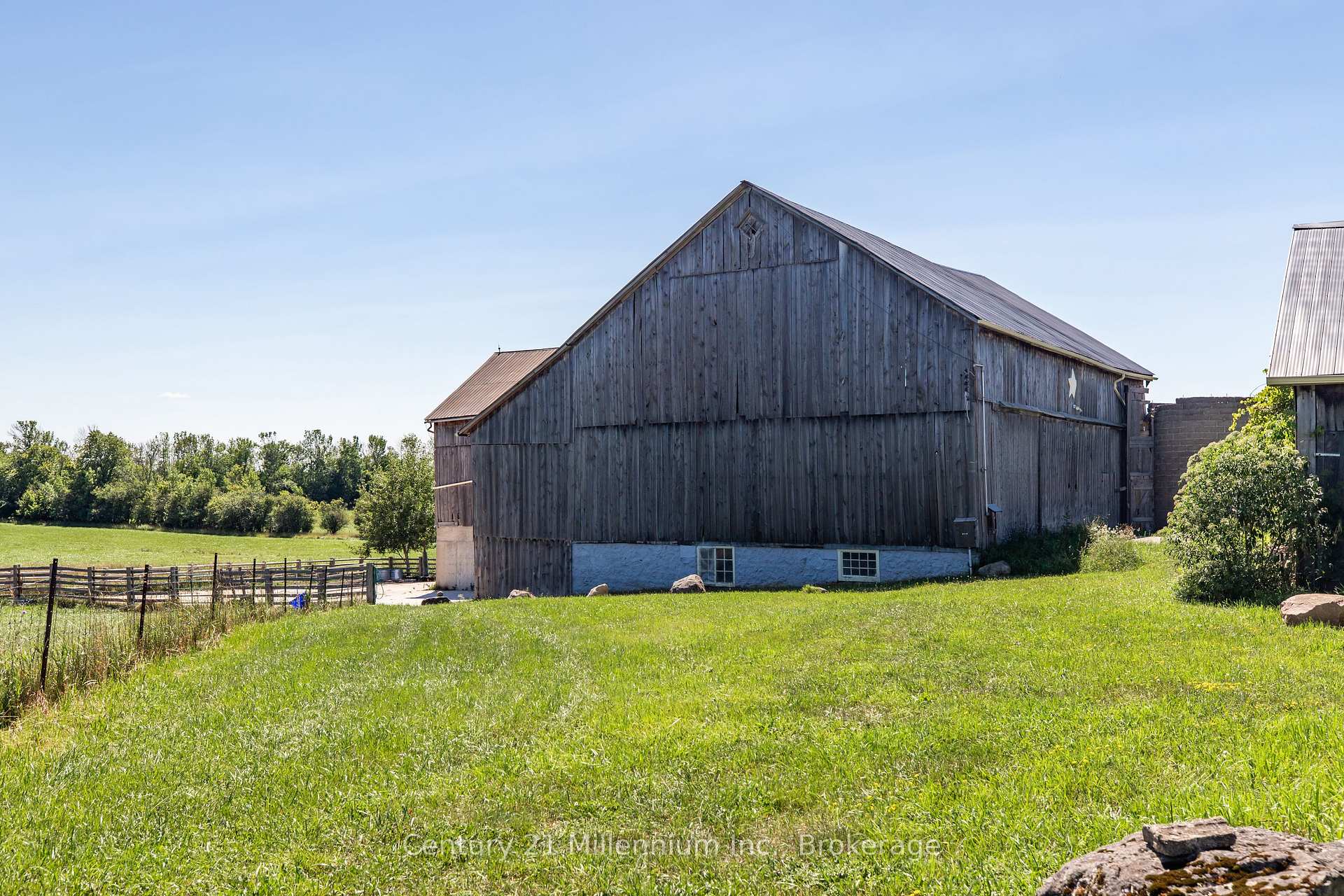 Photo 9 of 702174 Sideroad 5, Chatsworth — HOMEH