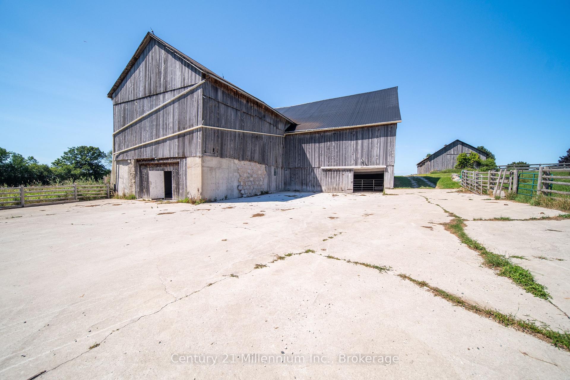 Photo 10 of 702174 Sideroad 5, Chatsworth — HOMEH