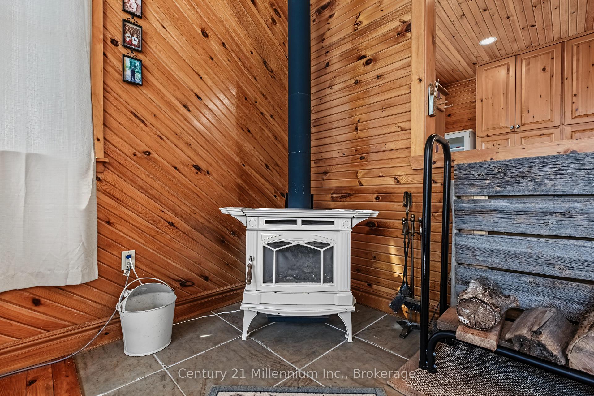 Photo 30 of 702174 Sideroad 5, Chatsworth — HOMEH