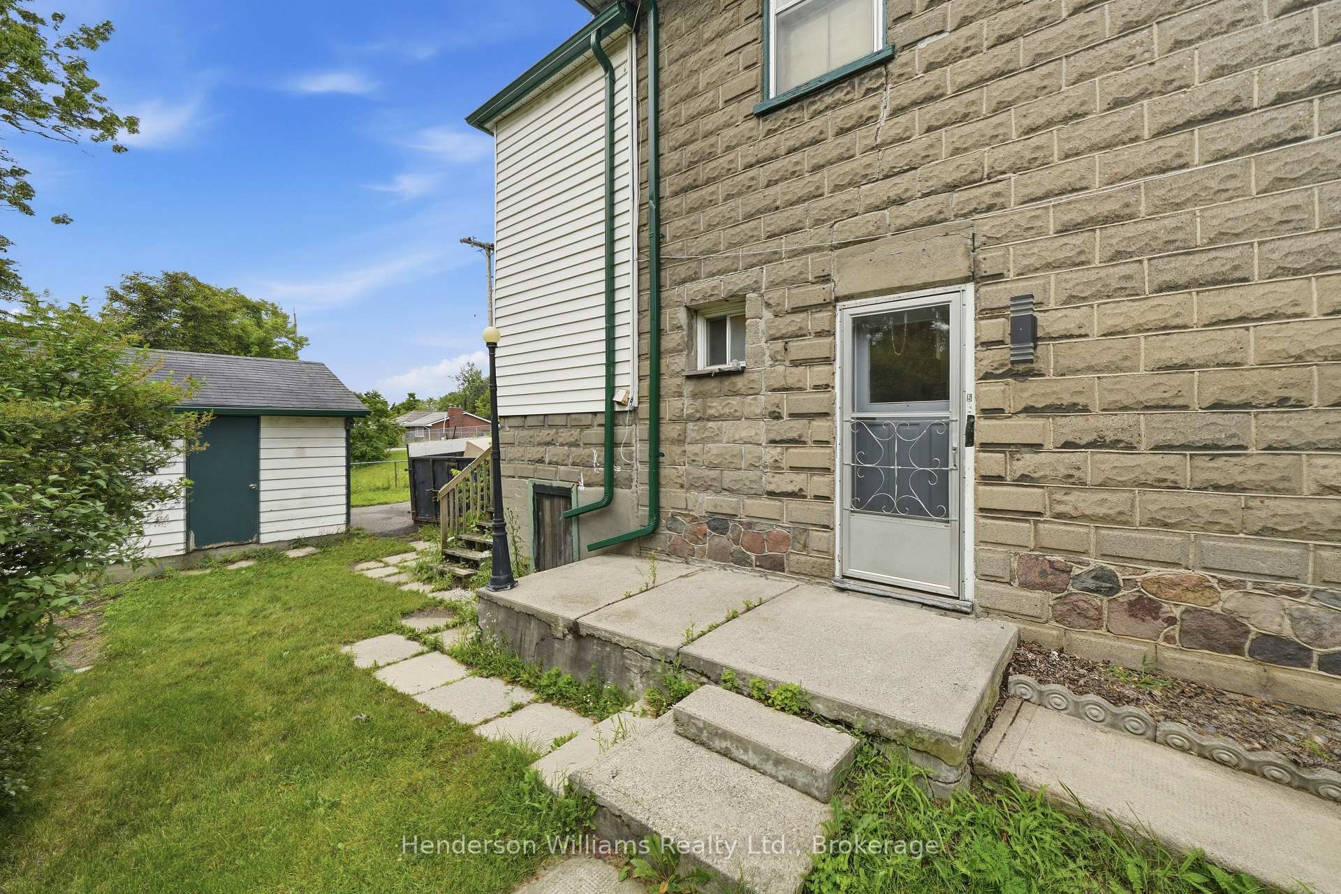 Photo 11 of 105 Pine Street, Belleville, Belleville Ward — HOMEH