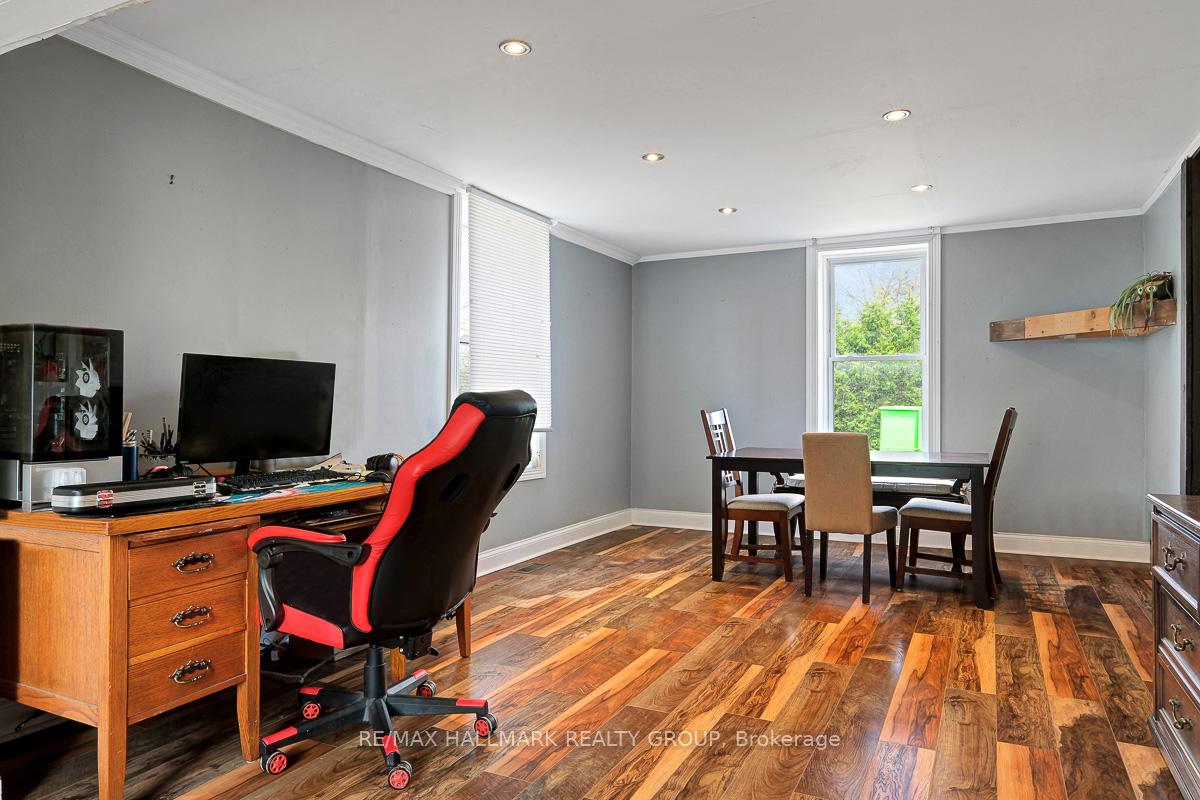 Photo 8 of 20 Brock Street S, Perth, Perth — HOMEH