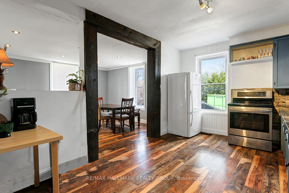 Photo 18 of 20 Brock Street S, Perth, Perth — HOMEH