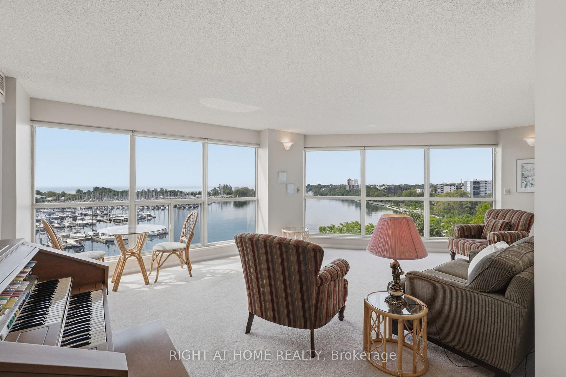 Front of Unit 806, 2267 Lake Shore Boulevard W