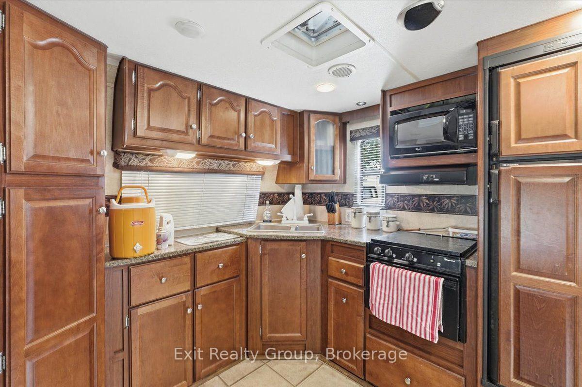 Photo 9 of 71 Cooke Lane, Quinte West, Sidney Ward — HOMEH