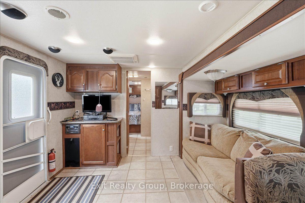 Photo 10 of 71 Cooke Lane, Quinte West, Sidney Ward — HOMEH