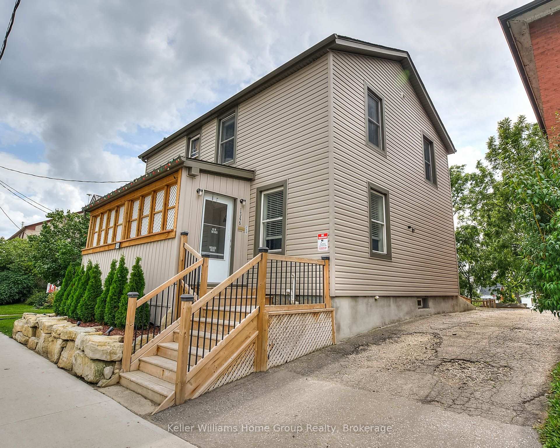 Photo 7 of 1346 King Street E, Cambridge, Preston Centre — HOMEH