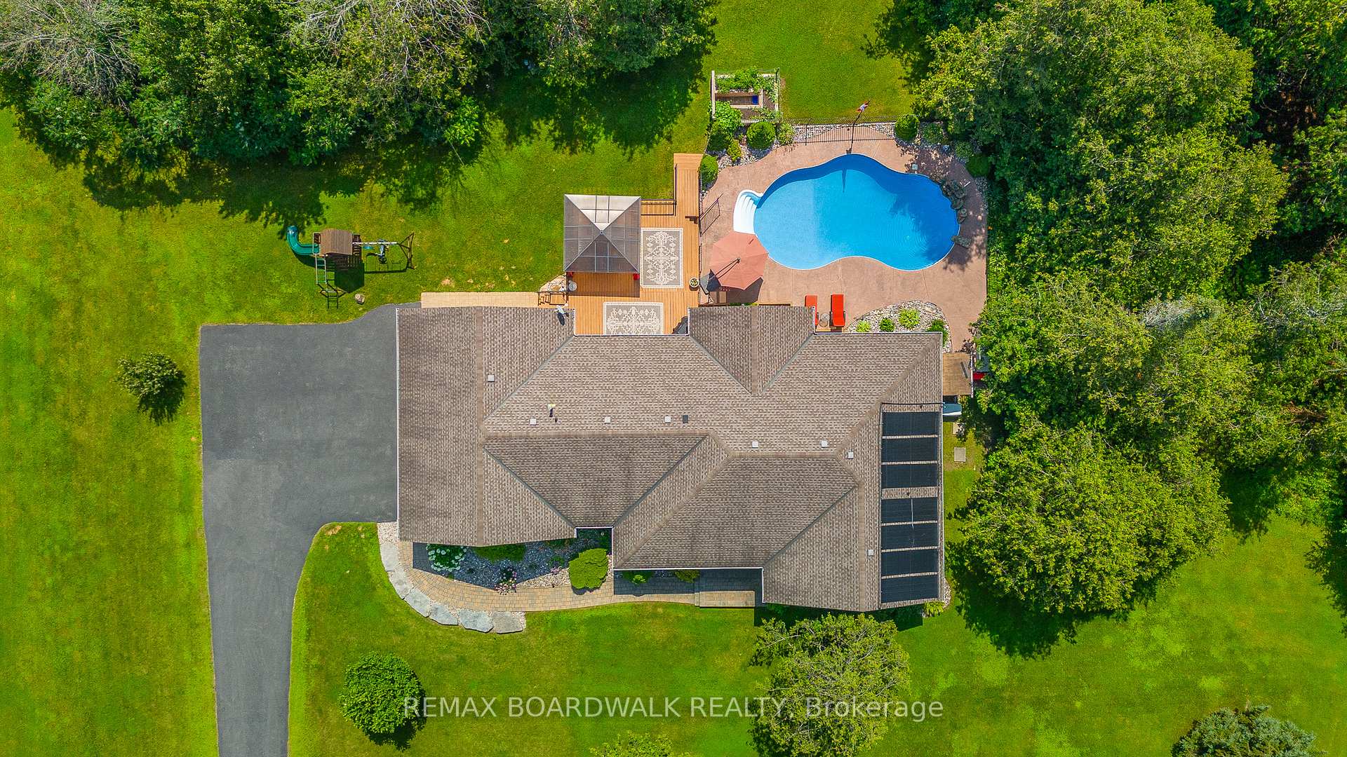 Photo 3 of 14 Panandrick View Drive, Ottawa, Kanata - Rural Kanata (Central) — HOMEH