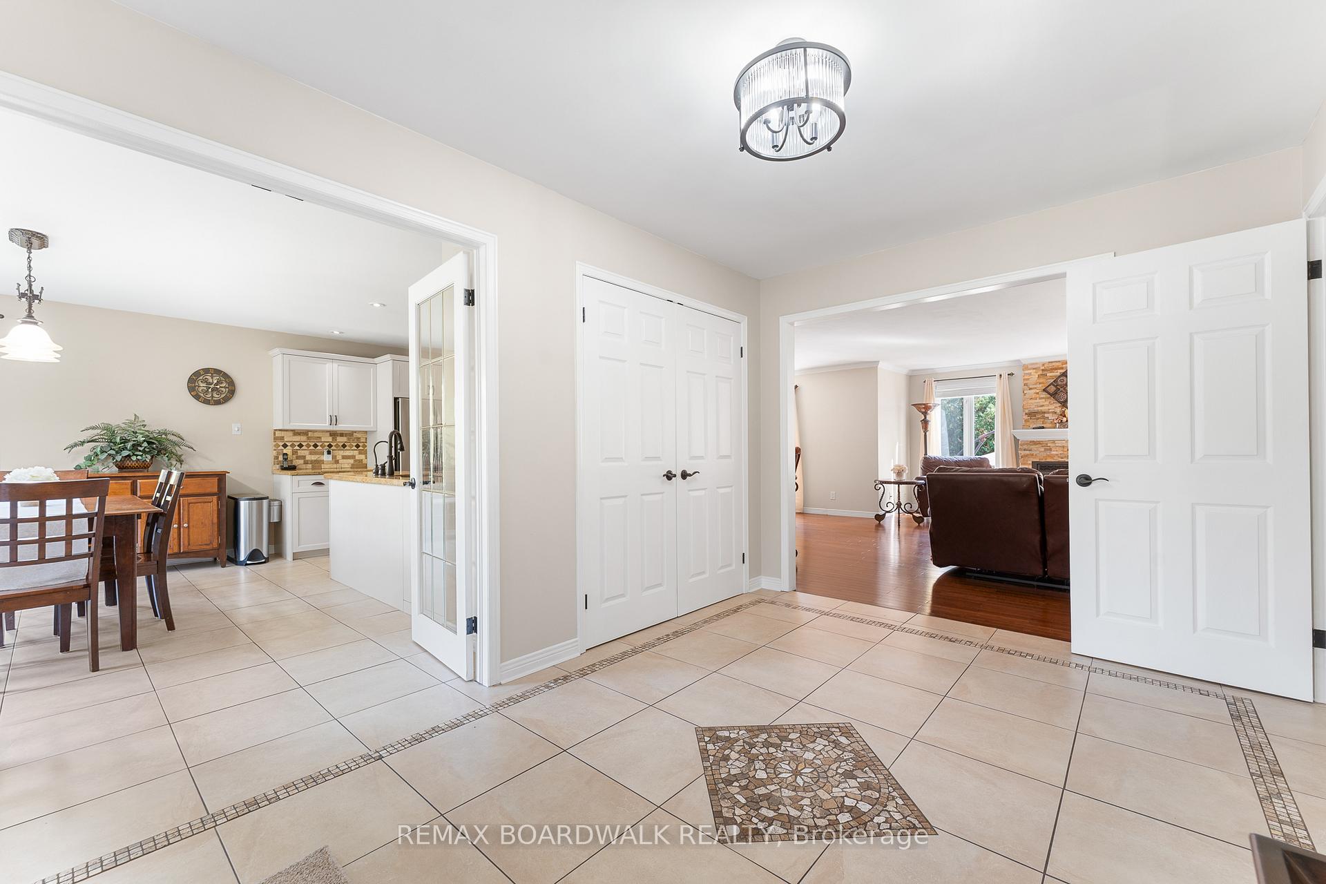 Photo 6 of 14 Panandrick View Drive, Ottawa, Kanata - Rural Kanata (Central) — HOMEH