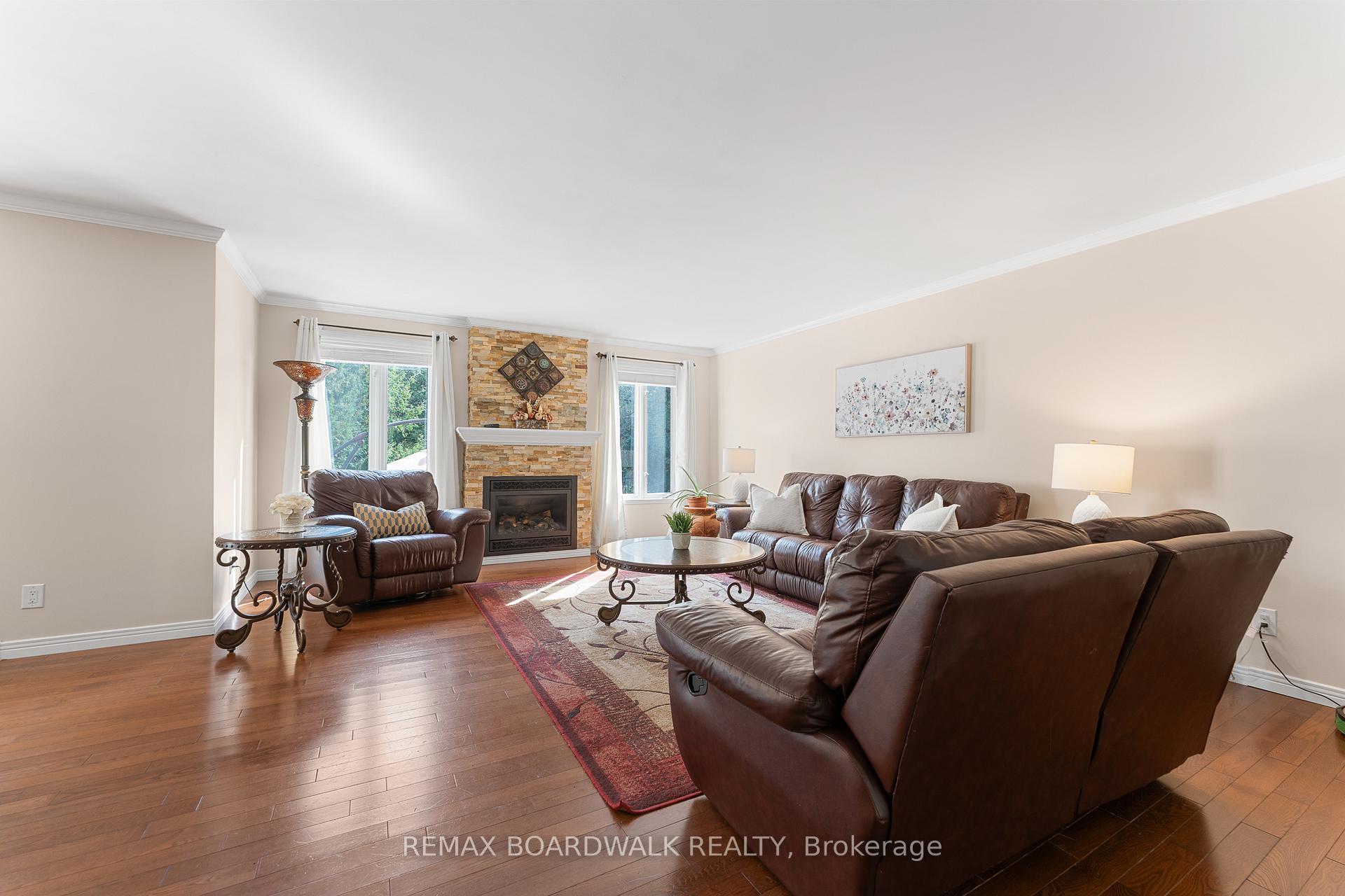 Photo 7 of 14 Panandrick View Drive, Ottawa, Kanata - Rural Kanata (Central) — HOMEH