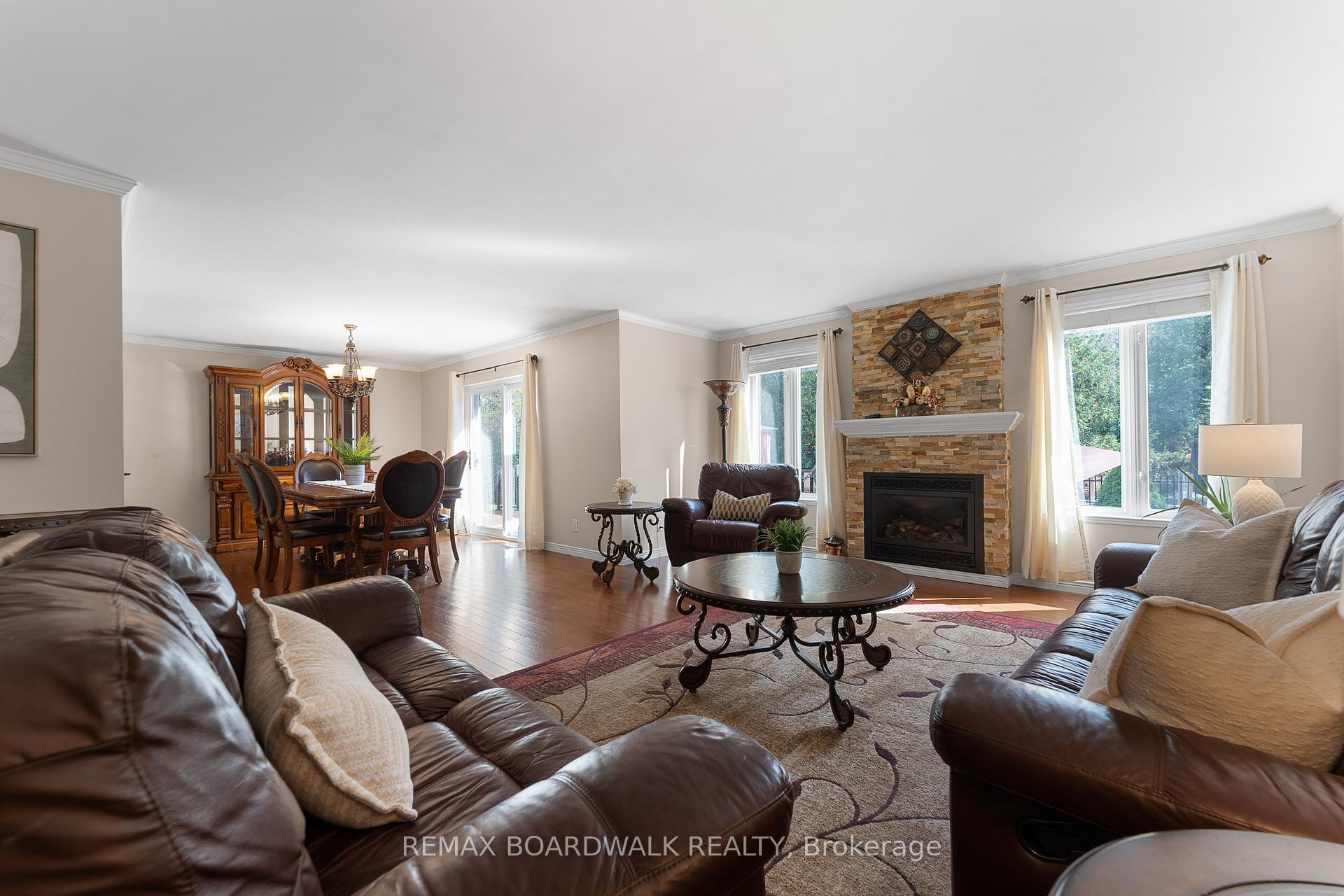 Photo 8 of 14 Panandrick View Drive, Ottawa, Kanata - Rural Kanata (Central) — HOMEH