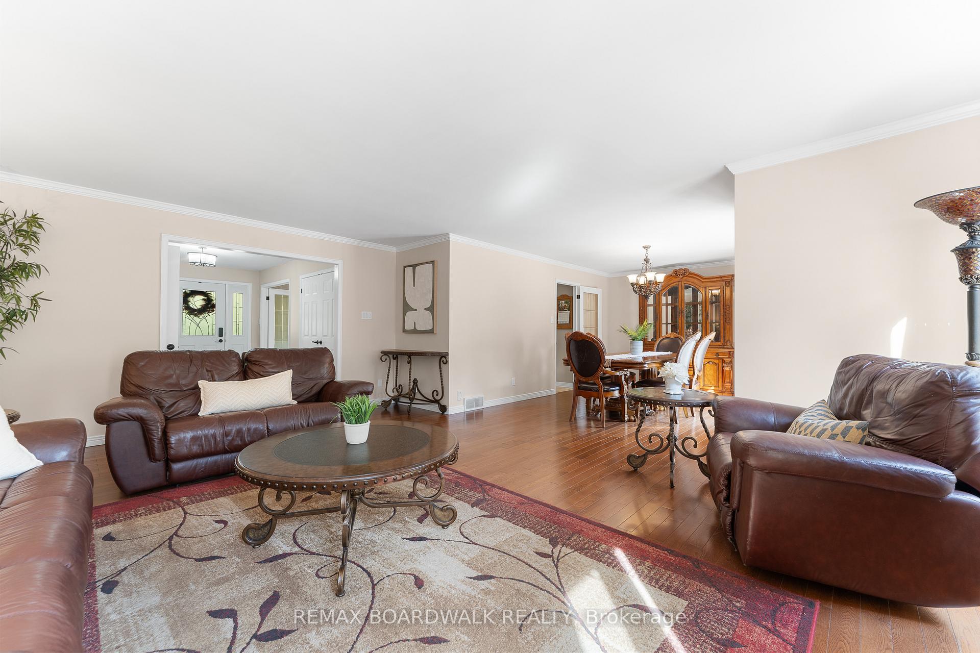 Photo 9 of 14 Panandrick View Drive, Ottawa, Kanata - Rural Kanata (Central) — HOMEH