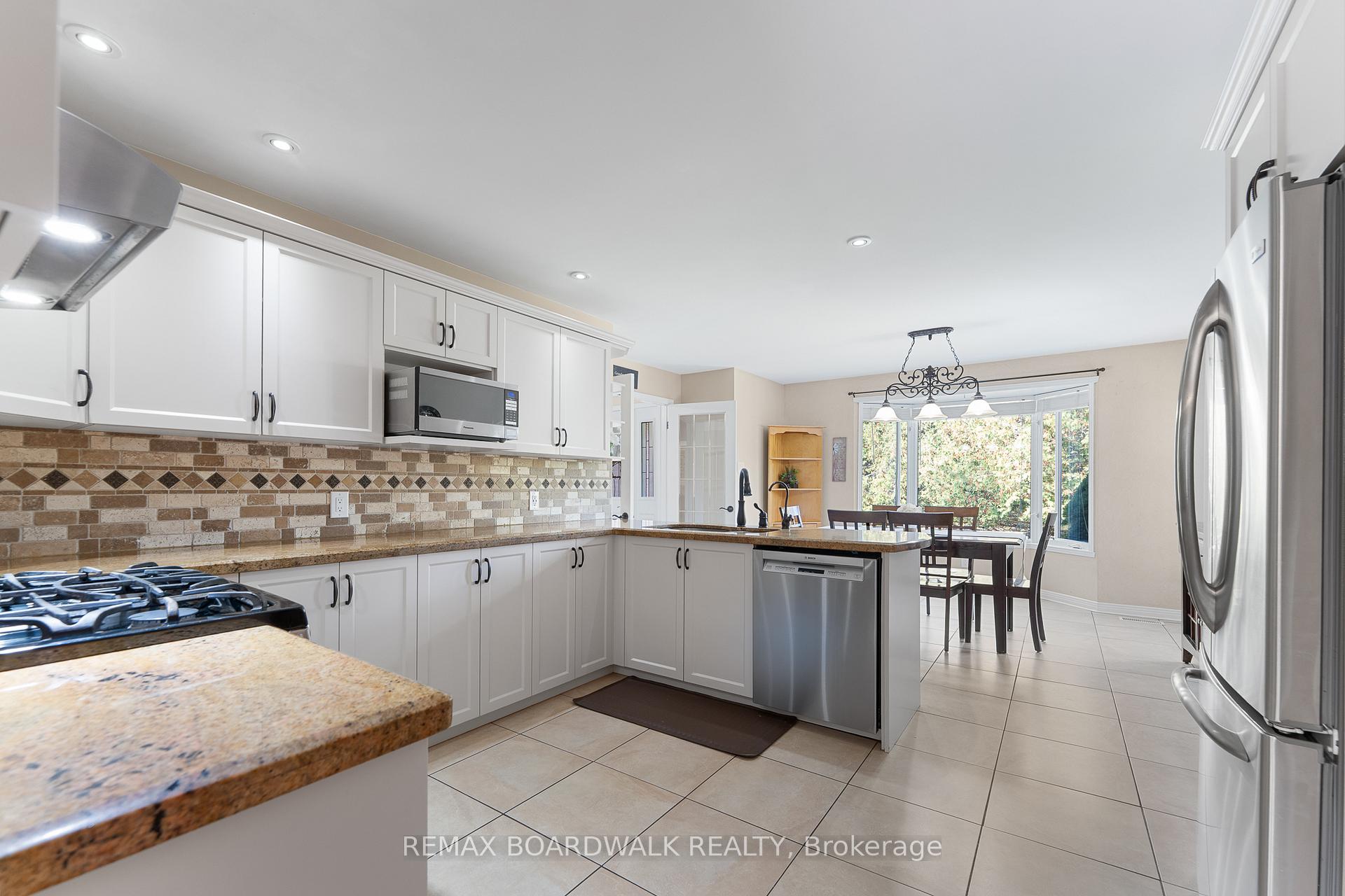Photo 12 of 14 Panandrick View Drive, Ottawa, Kanata - Rural Kanata (Central) — HOMEH