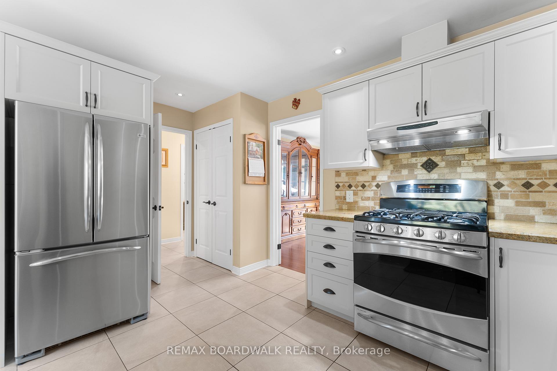 Photo 15 of 14 Panandrick View Drive, Ottawa, Kanata - Rural Kanata (Central) — HOMEH