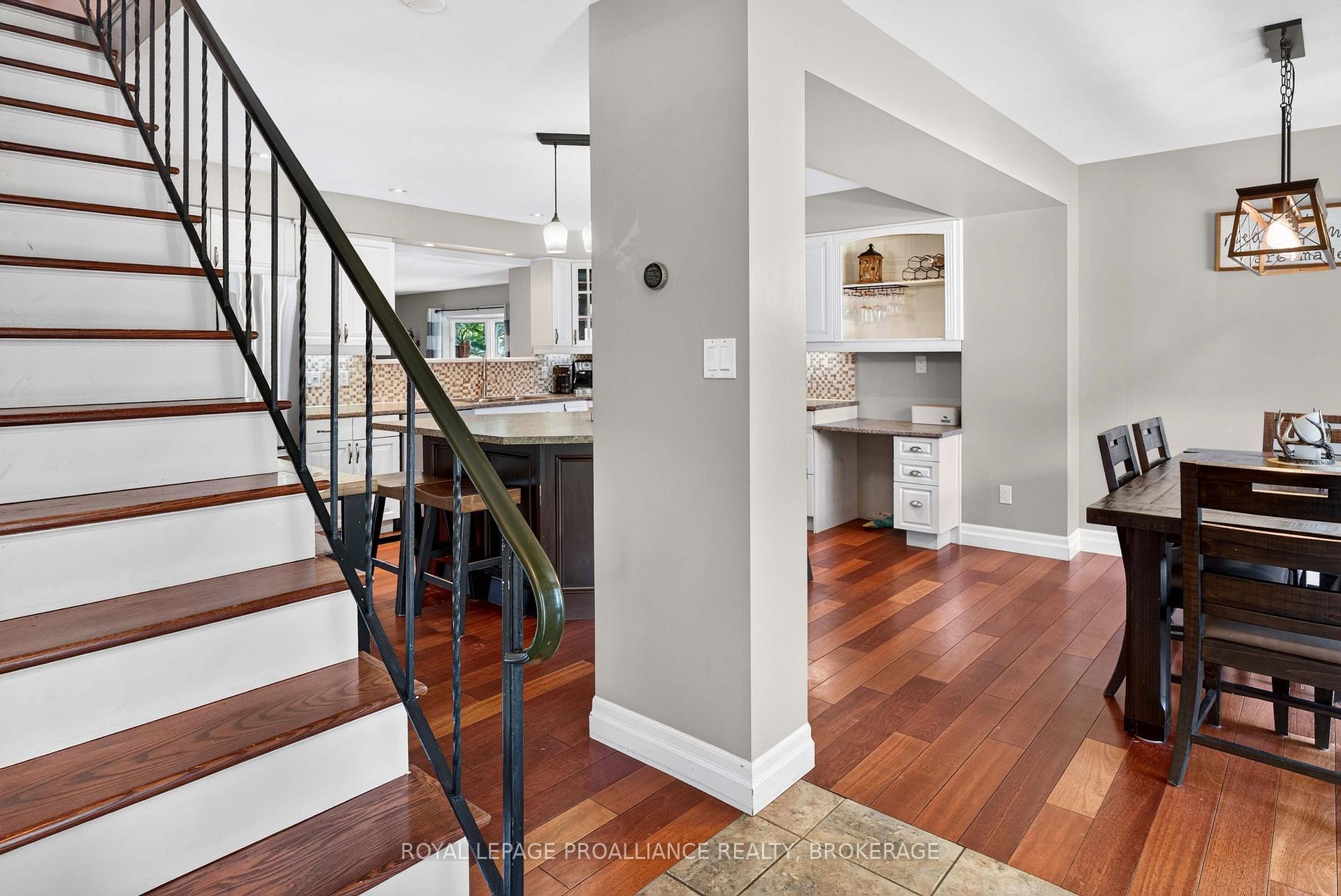 Photo 7 of 294 Rosemount Terrace, Kingston, City SouthWest — HOMEH