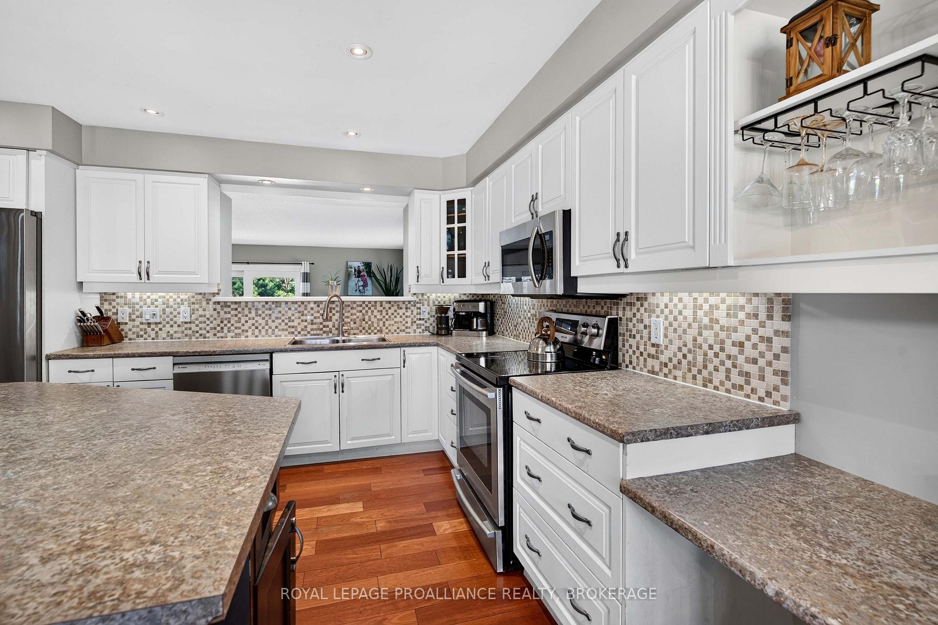 Photo 11 of 294 Rosemount Terrace, Kingston, City SouthWest — HOMEH