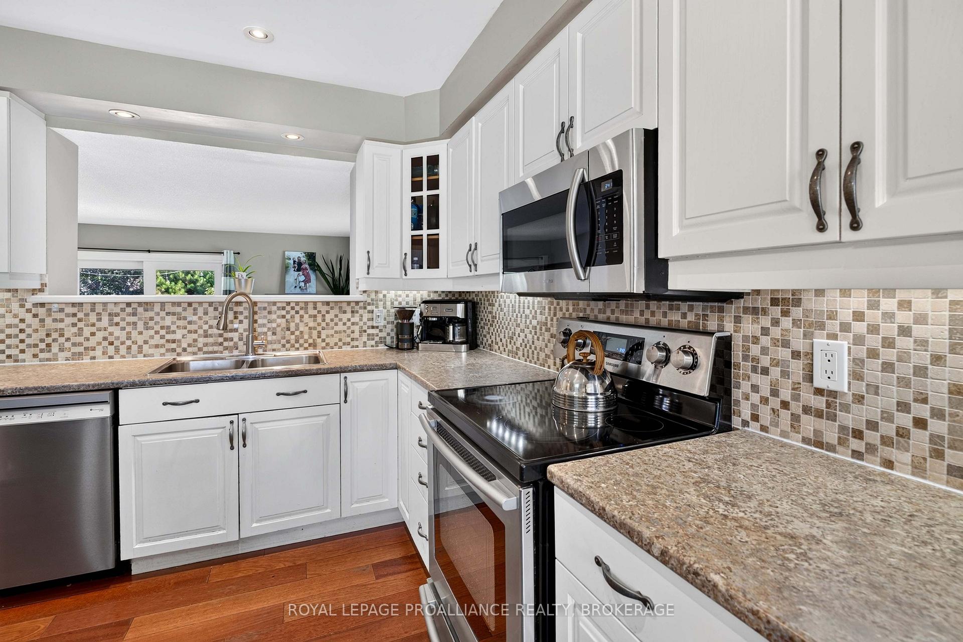 Photo 13 of 294 Rosemount Terrace, Kingston, City SouthWest — HOMEH