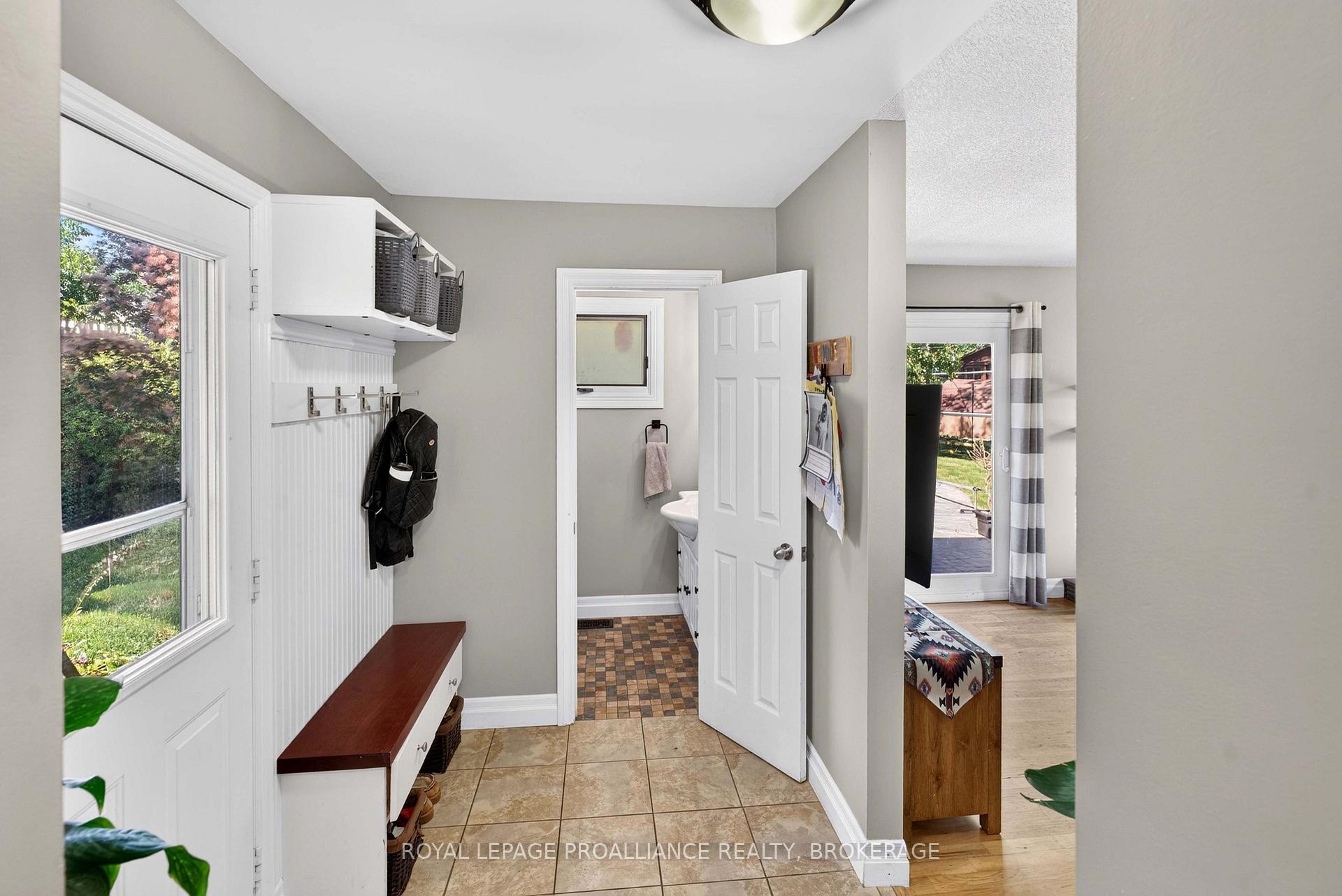 Photo 24 of 294 Rosemount Terrace, Kingston, City SouthWest — HOMEH