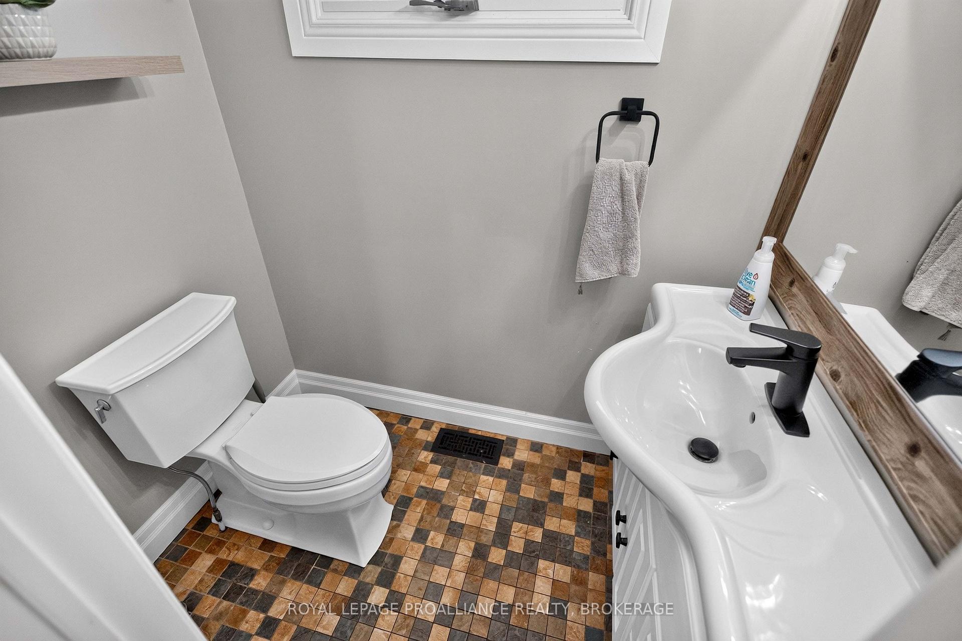 Photo 26 of 294 Rosemount Terrace, Kingston, City SouthWest — HOMEH