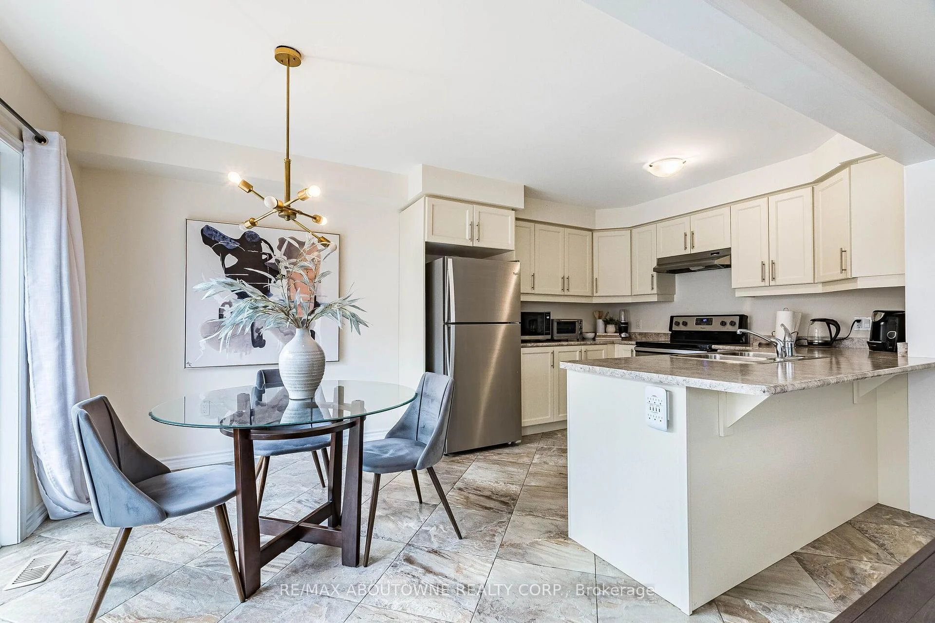 Photo 57 of 1239 Mulroney Heights, Milton, Ford — HOMEH