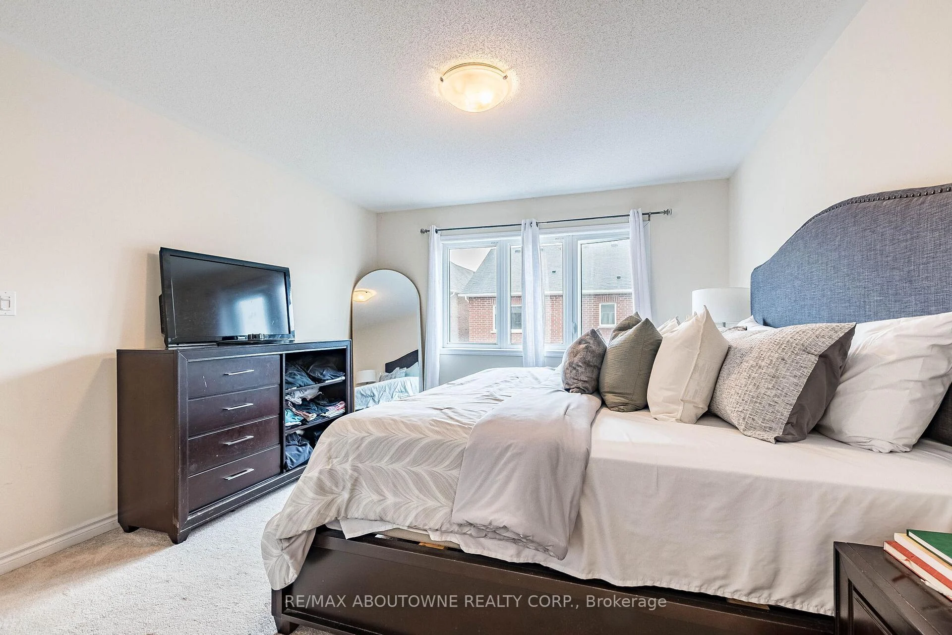 Photo 100 of 1239 Mulroney Heights, Milton, Ford — HOMEH