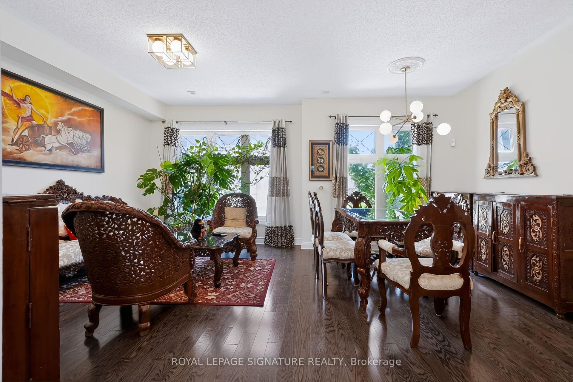 Photo 6 of 10 Clockwork Lane, Etobicoke, Stonegate-Queensway — HOMEH