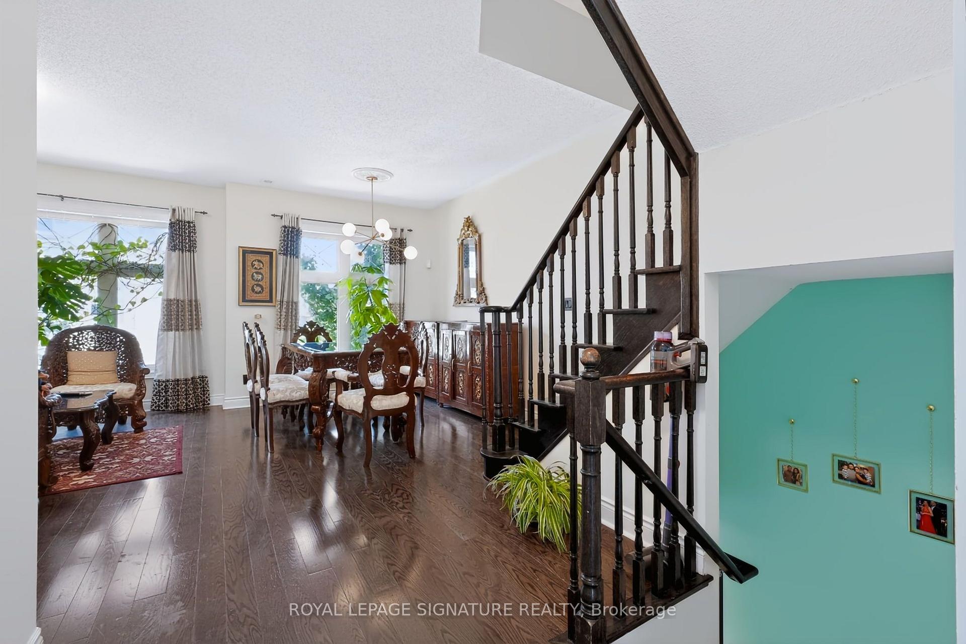Photo 9 of 10 Clockwork Lane, Etobicoke, Stonegate-Queensway — HOMEH