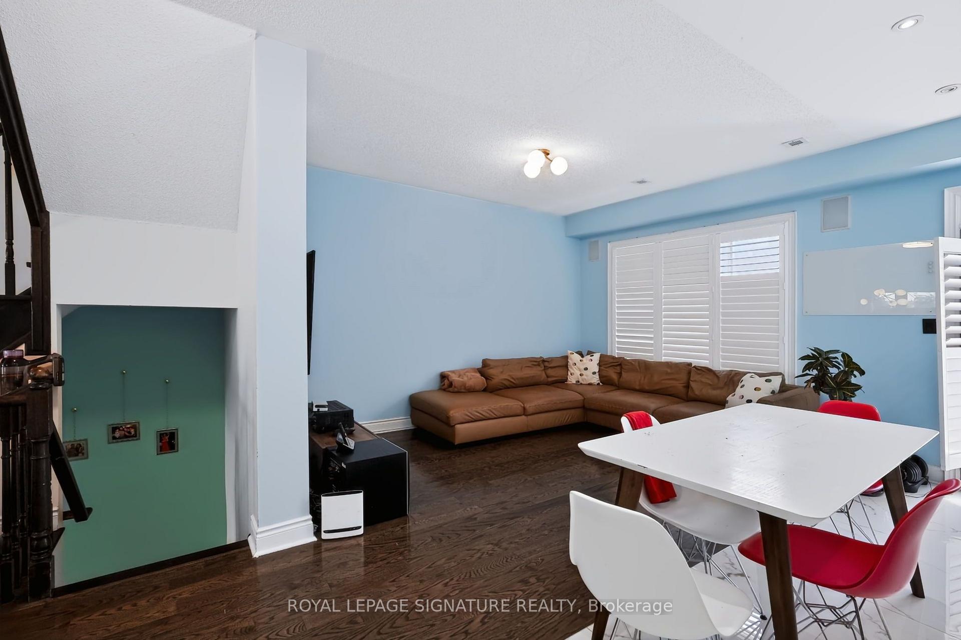 Photo 16 of 10 Clockwork Lane, Etobicoke, Stonegate-Queensway — HOMEH