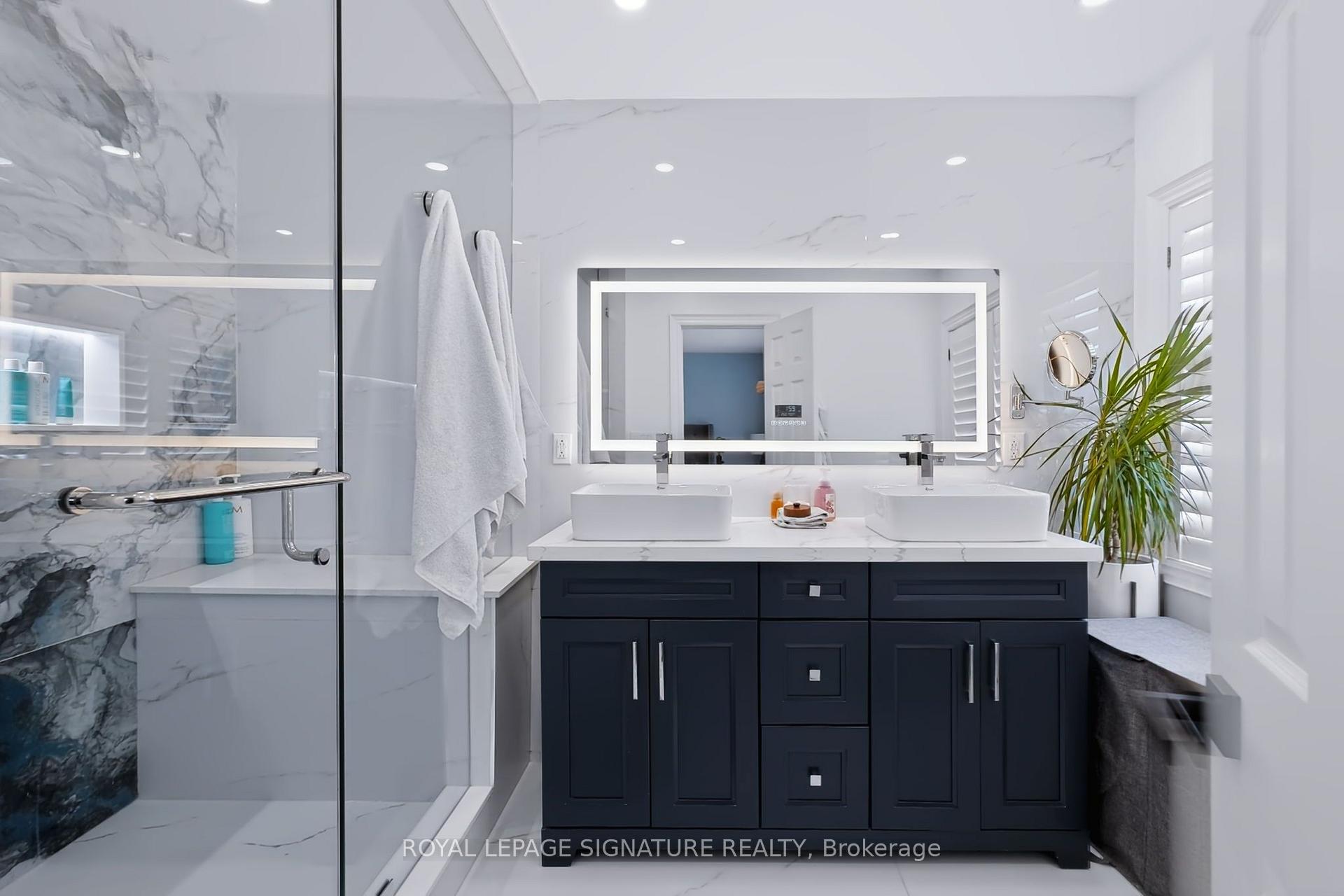 Photo 24 of 10 Clockwork Lane, Etobicoke, Stonegate-Queensway — HOMEH