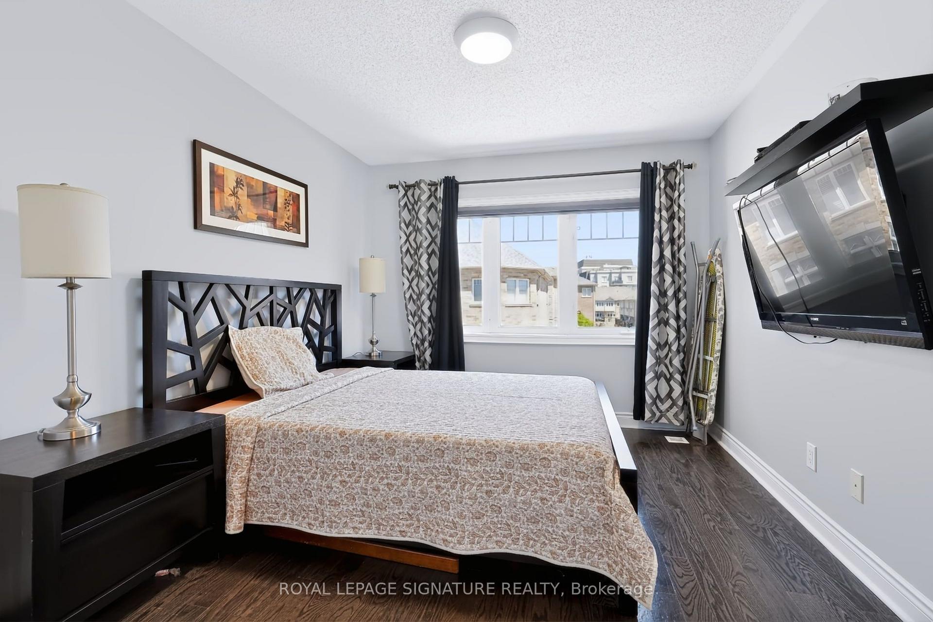 Photo 28 of 10 Clockwork Lane, Etobicoke, Stonegate-Queensway — HOMEH