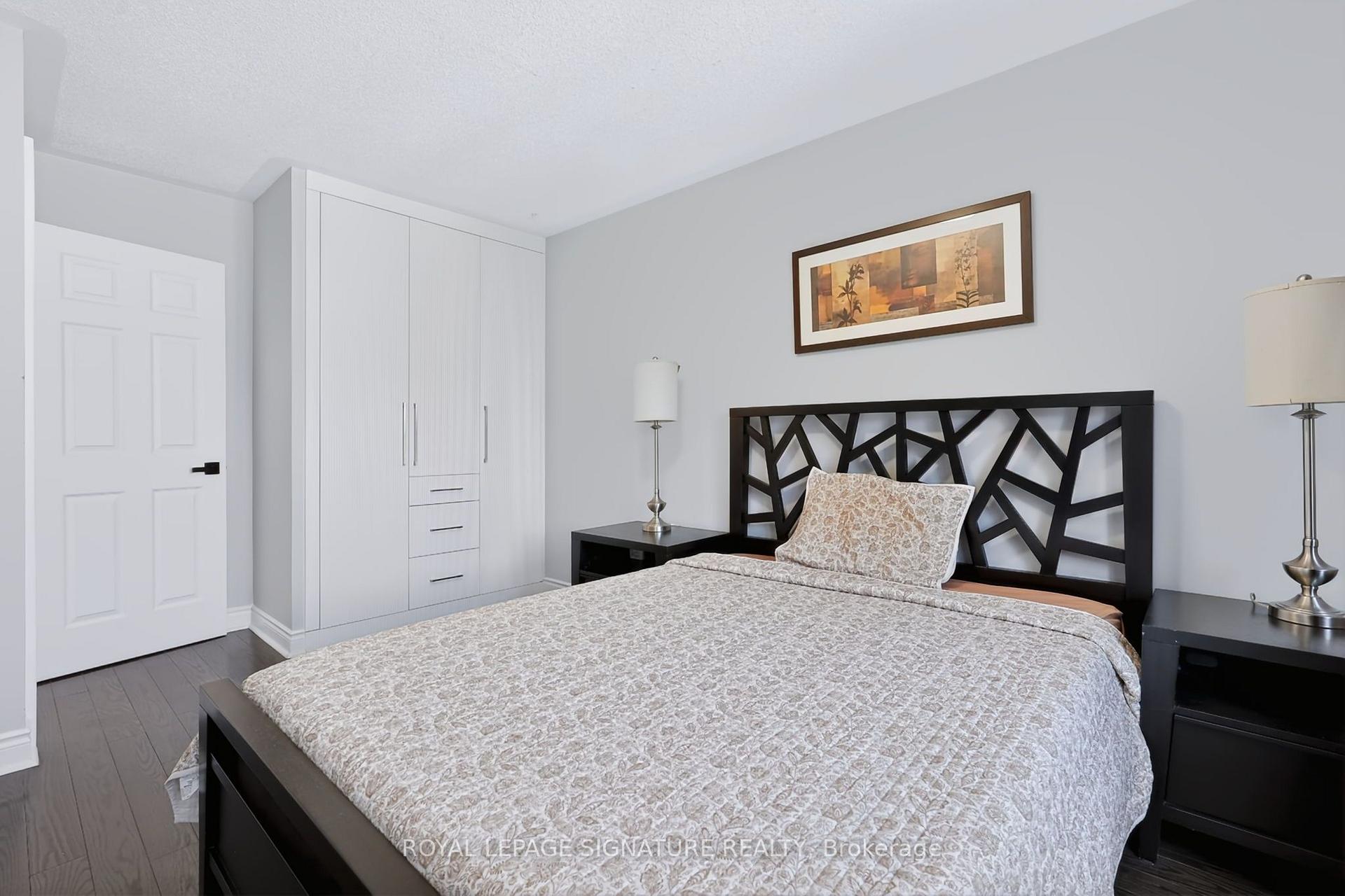 Photo 29 of 10 Clockwork Lane, Etobicoke, Stonegate-Queensway — HOMEH