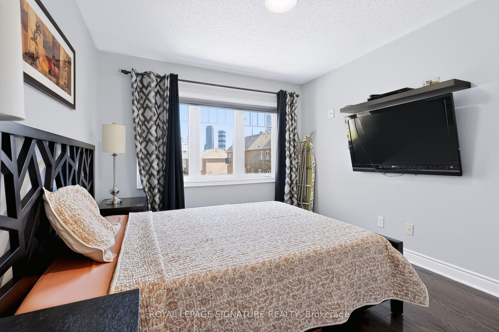 Photo 30 of 10 Clockwork Lane, Etobicoke, Stonegate-Queensway — HOMEH