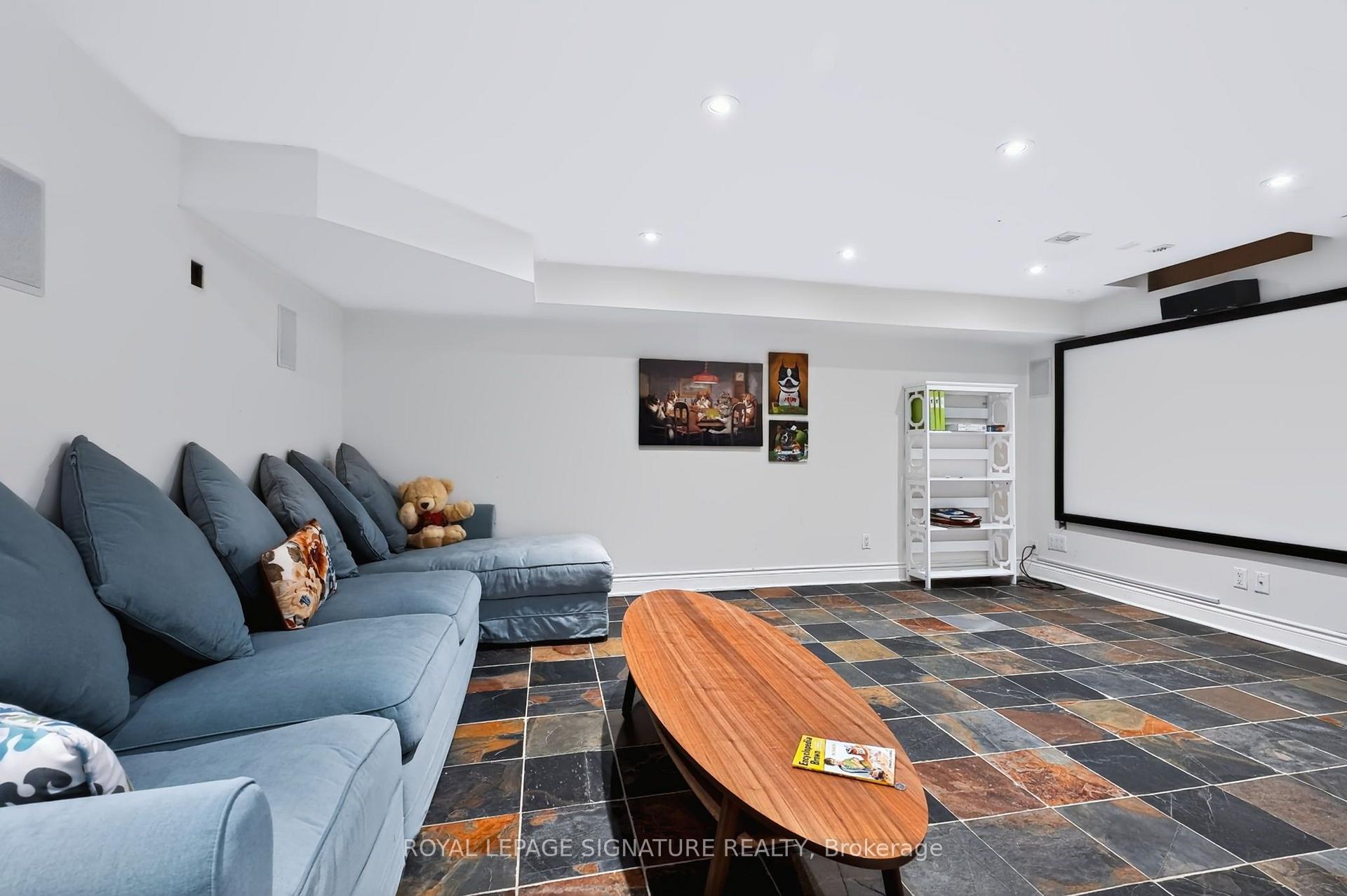Photo 32 of 10 Clockwork Lane, Etobicoke, Stonegate-Queensway — HOMEH