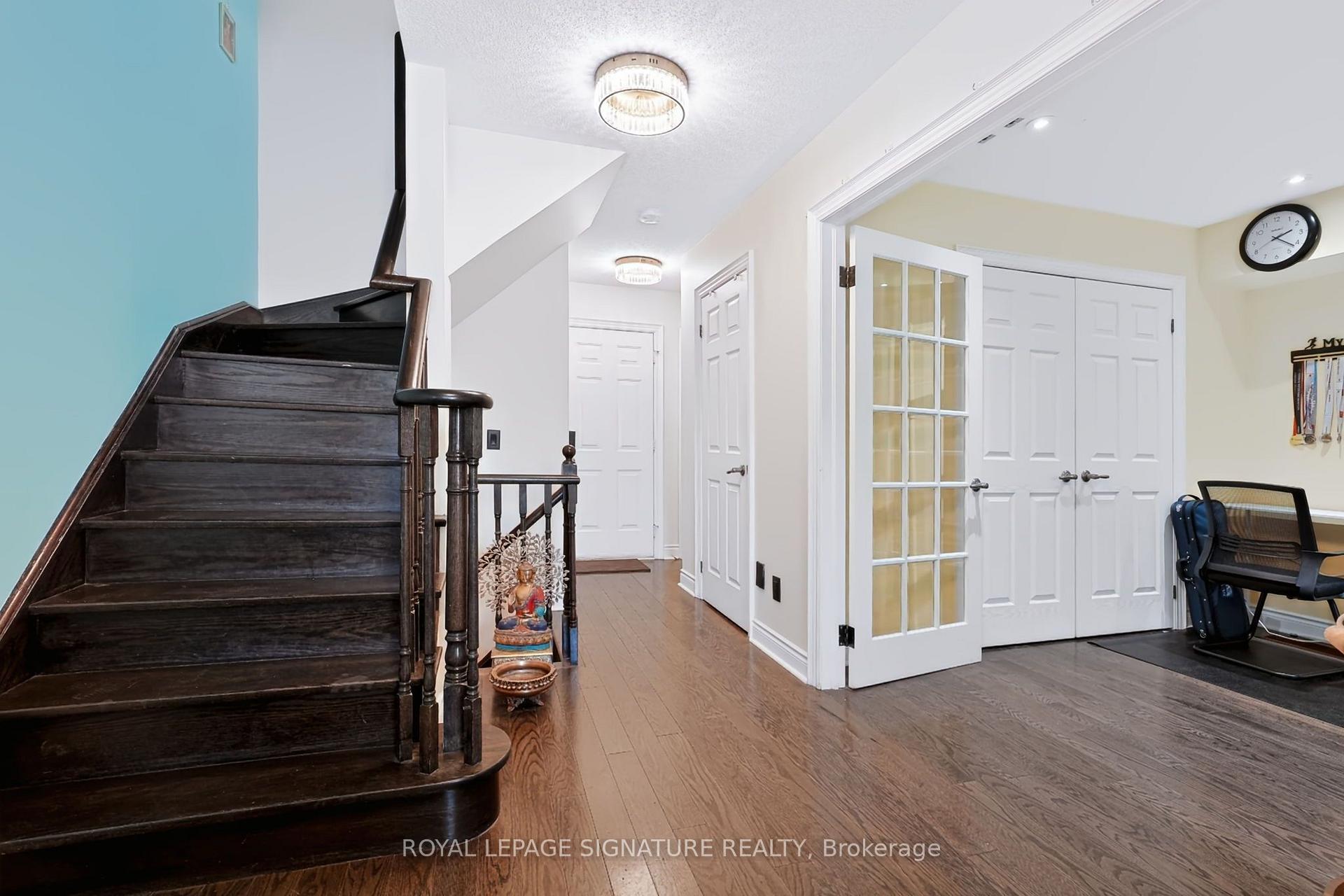 Photo 36 of 10 Clockwork Lane, Etobicoke, Stonegate-Queensway — HOMEH