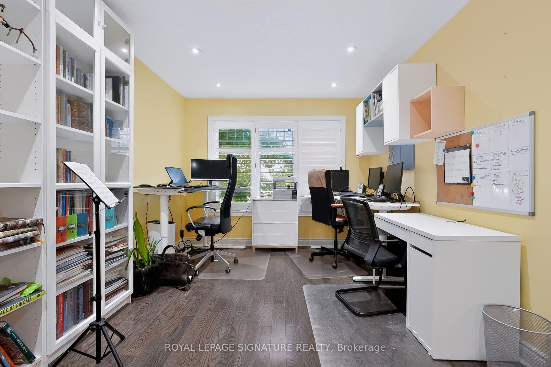 Photo 38 of 10 Clockwork Lane, Etobicoke, Stonegate-Queensway — HOMEH