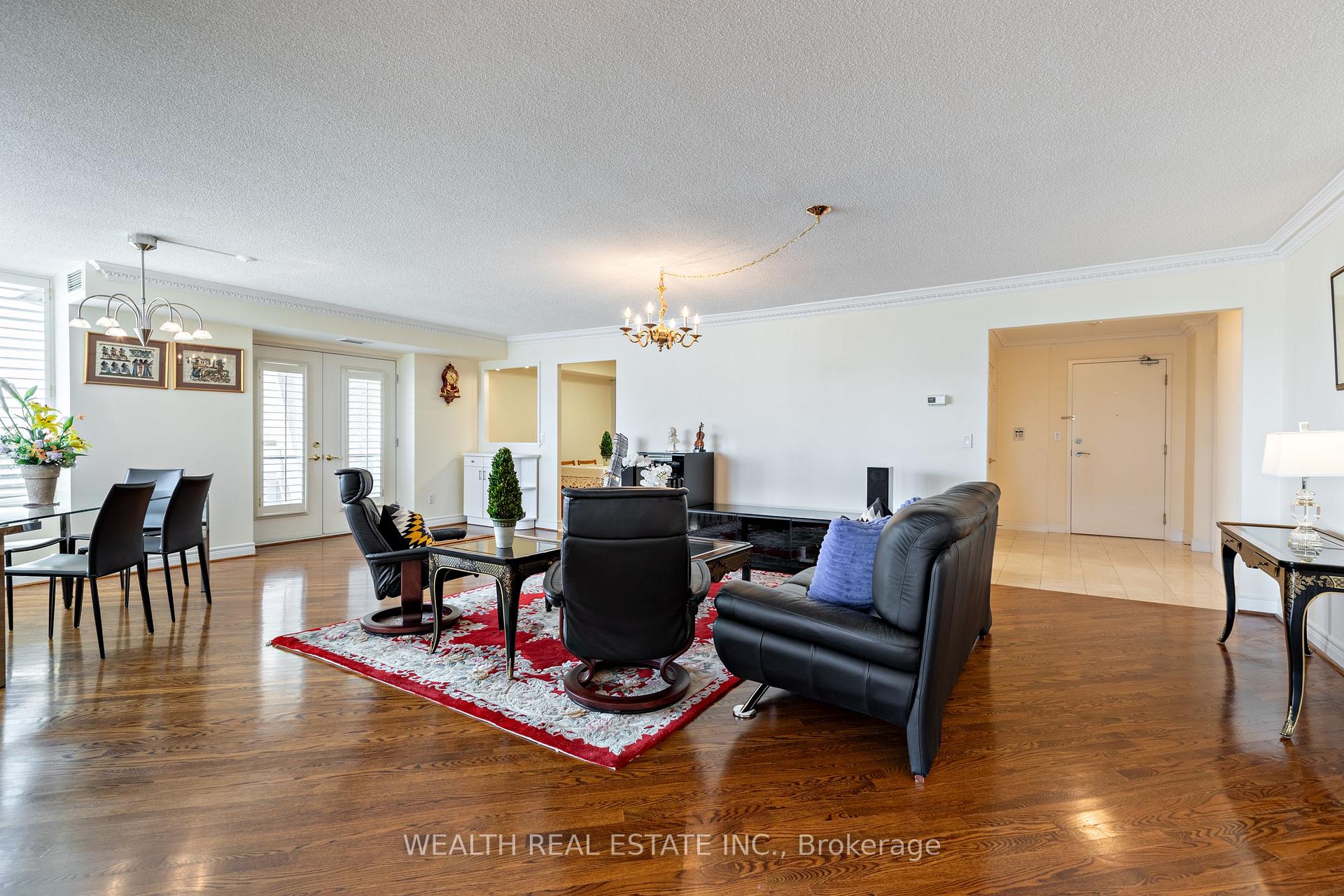 Photo 4 of Unit 813, 89 Skymark Drive, North York, Hillcrest Village — HOMEH