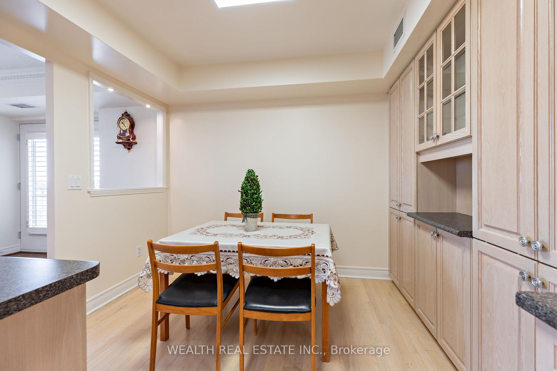 Photo 12 of Unit 813, 89 Skymark Drive, North York, Hillcrest Village — HOMEH