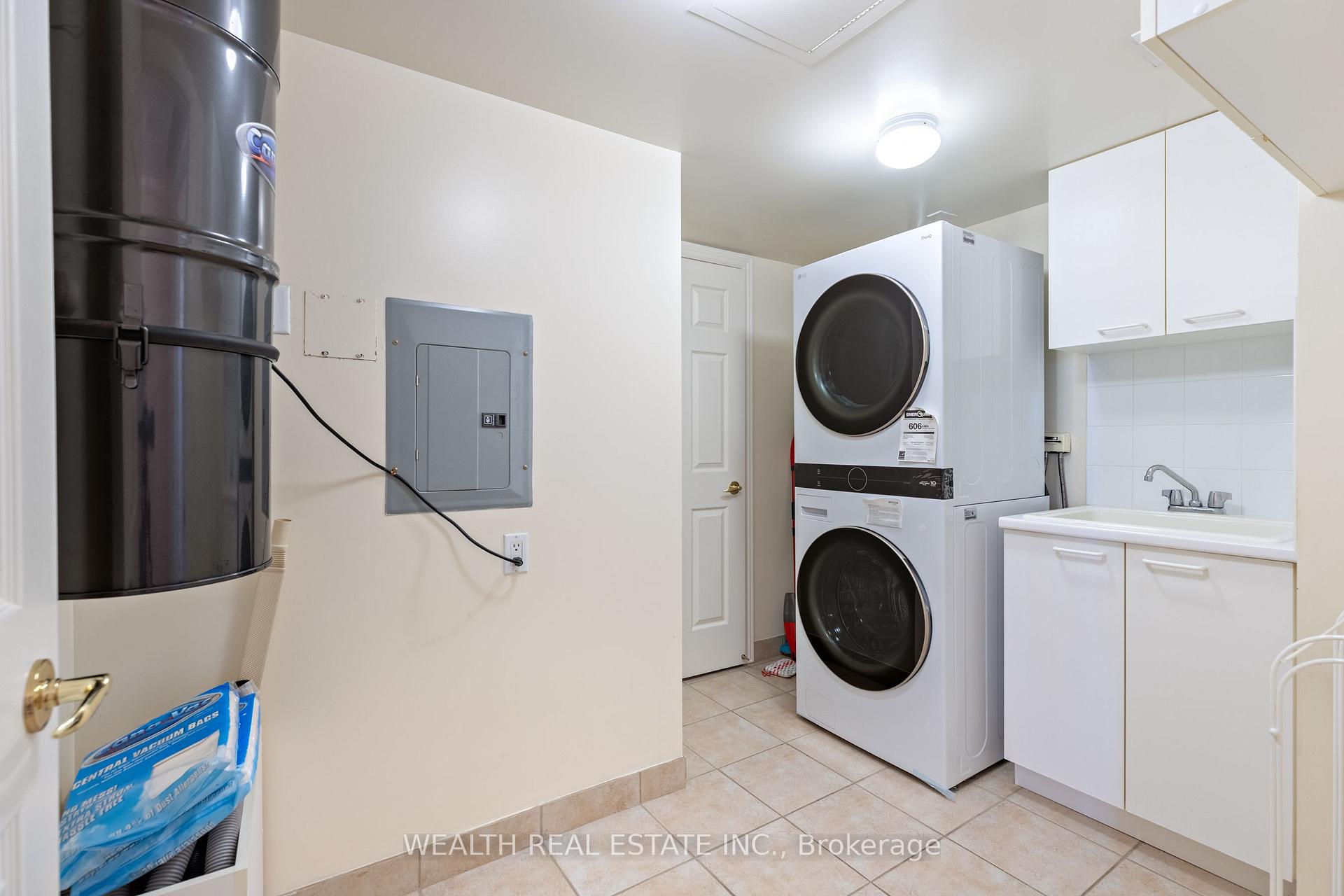 Photo 29 of Unit 813, 89 Skymark Drive, North York, Hillcrest Village — HOMEH