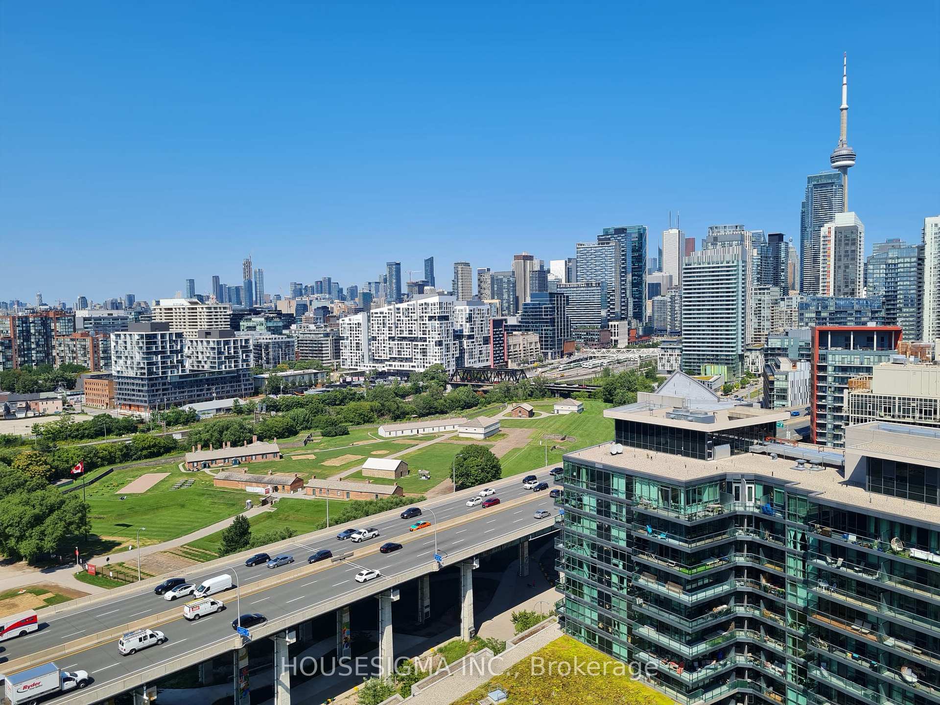 Photo 5 of Unit 2303, 219 Fort York Boulevard, Toronto, Niagara — HOMEH