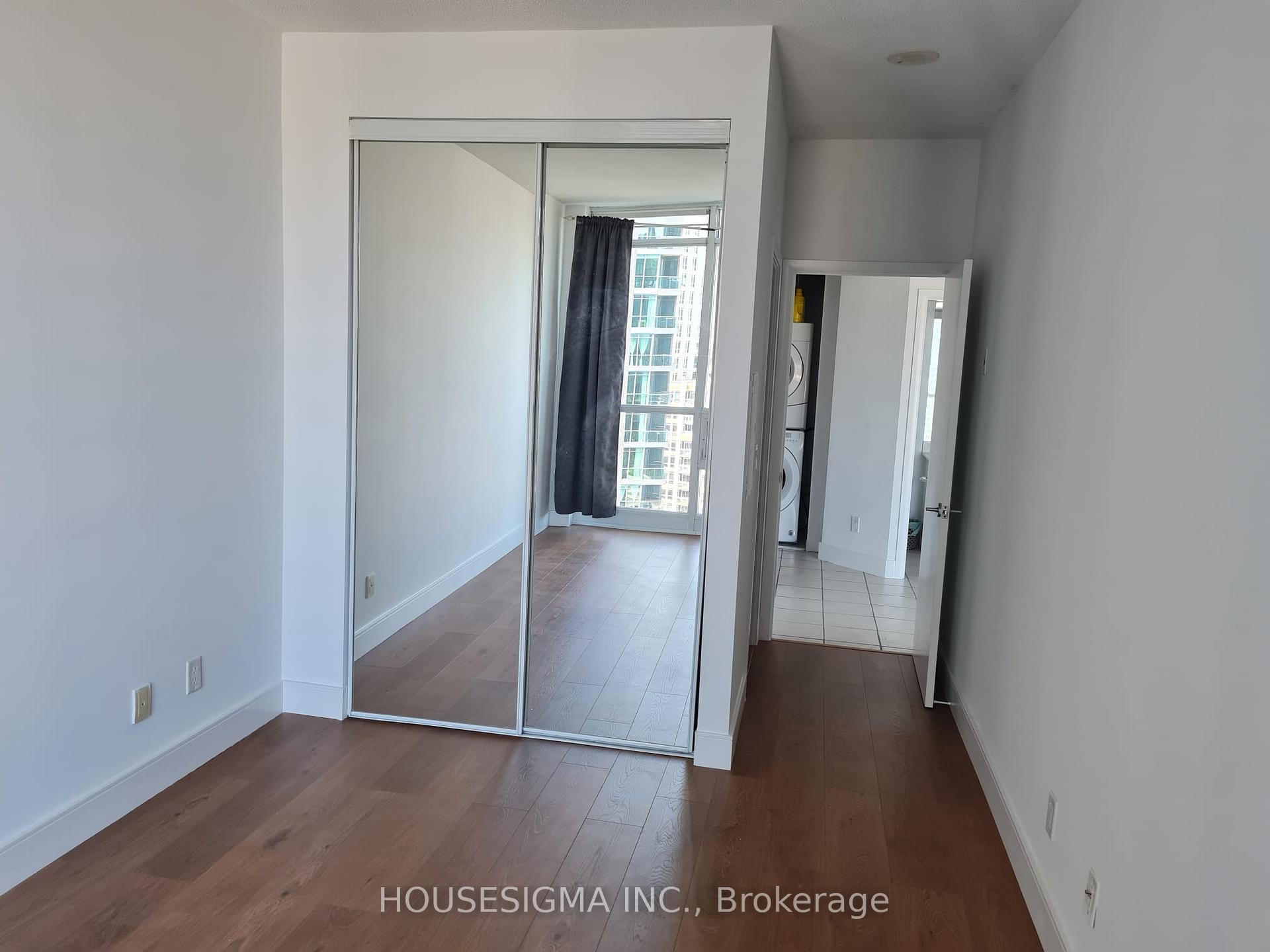 Photo 8 of Unit 2303, 219 Fort York Boulevard, Toronto, Niagara — HOMEH