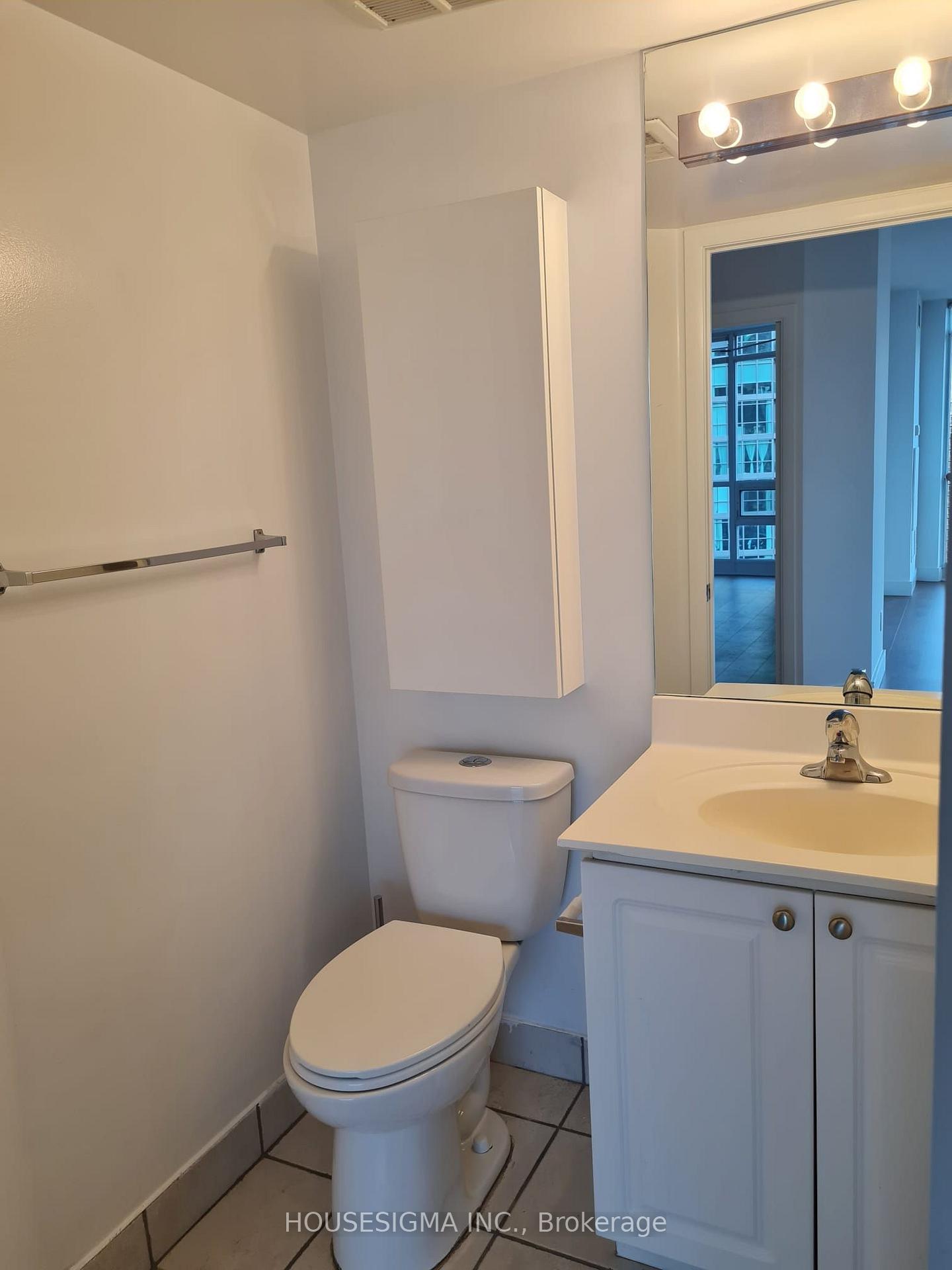 Photo 10 of Unit 2303, 219 Fort York Boulevard, Toronto, Niagara — HOMEH