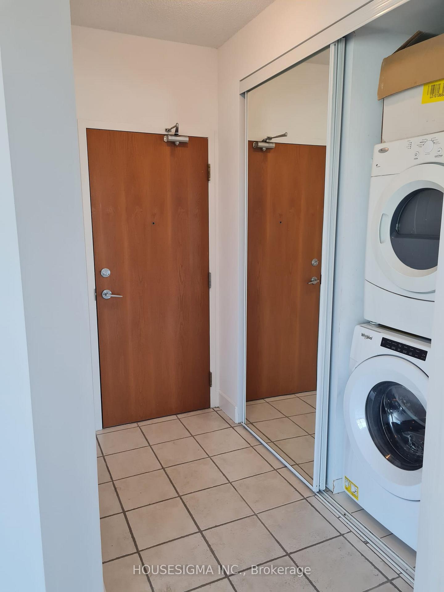 Photo 13 of Unit 2303, 219 Fort York Boulevard, Toronto, Niagara — HOMEH