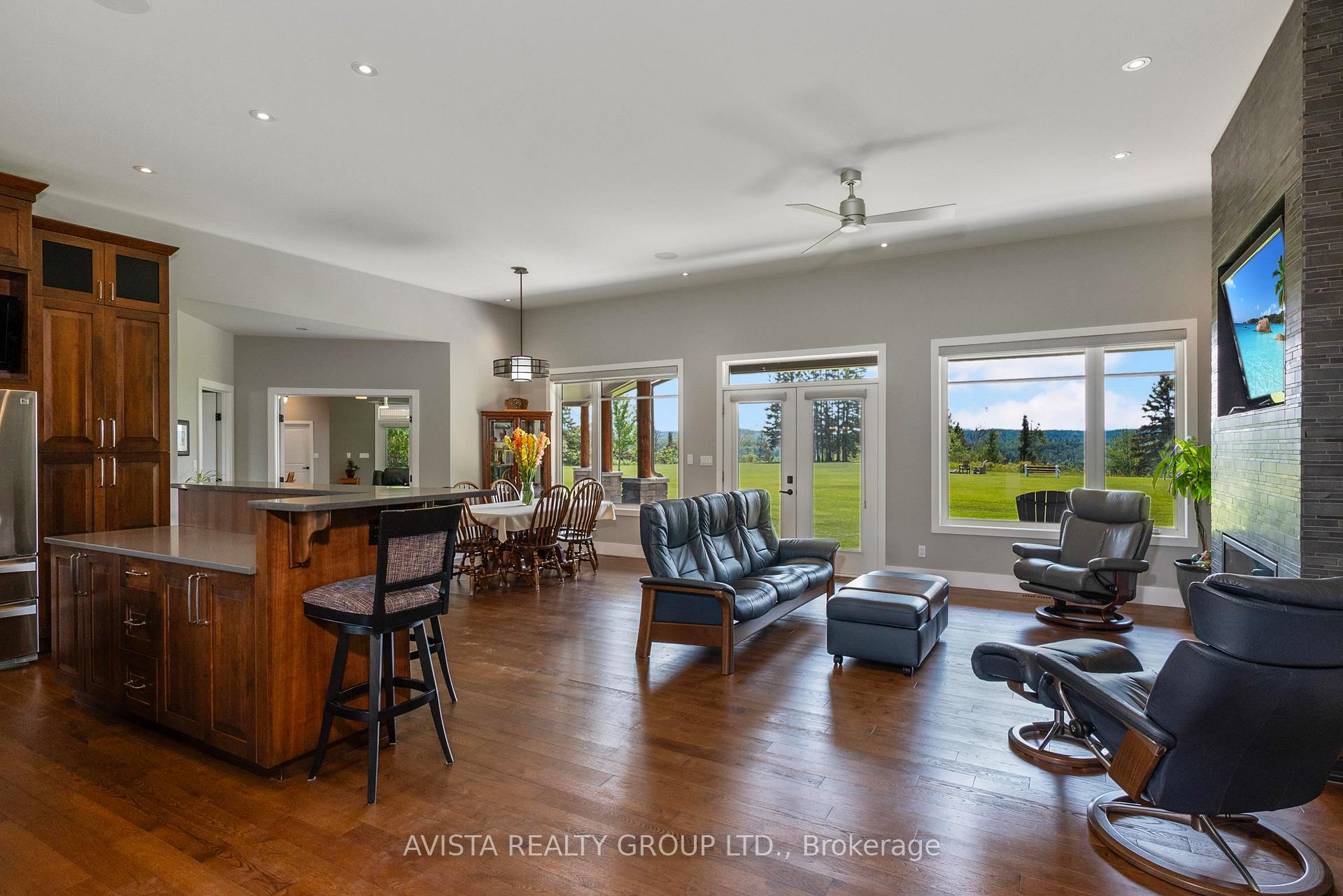 Photo 8 of 2422 Broadway Ave, Thunder Bay, Rosslyn Road — HOMEH