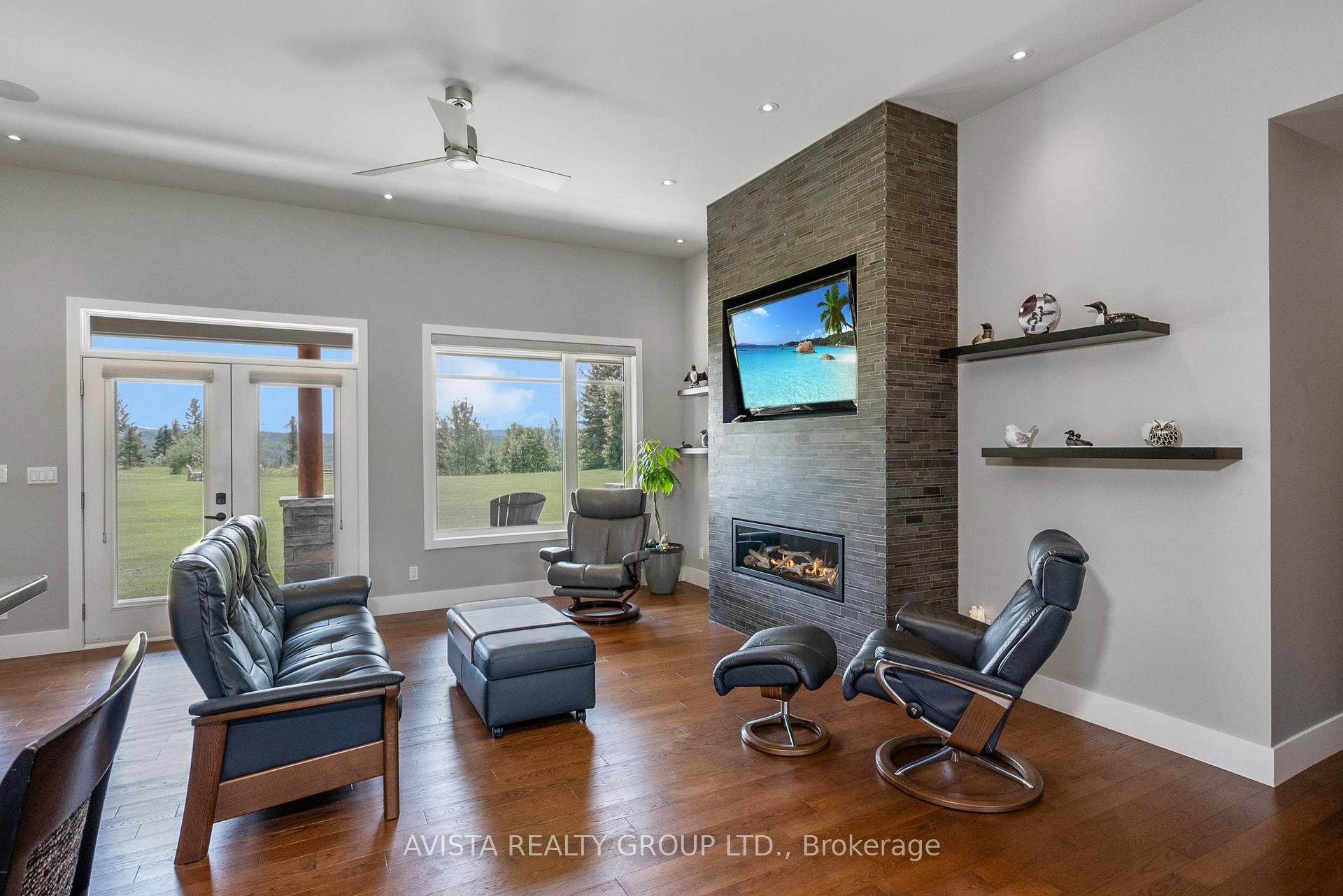 Photo 9 of 2422 Broadway Ave, Thunder Bay, Rosslyn Road — HOMEH