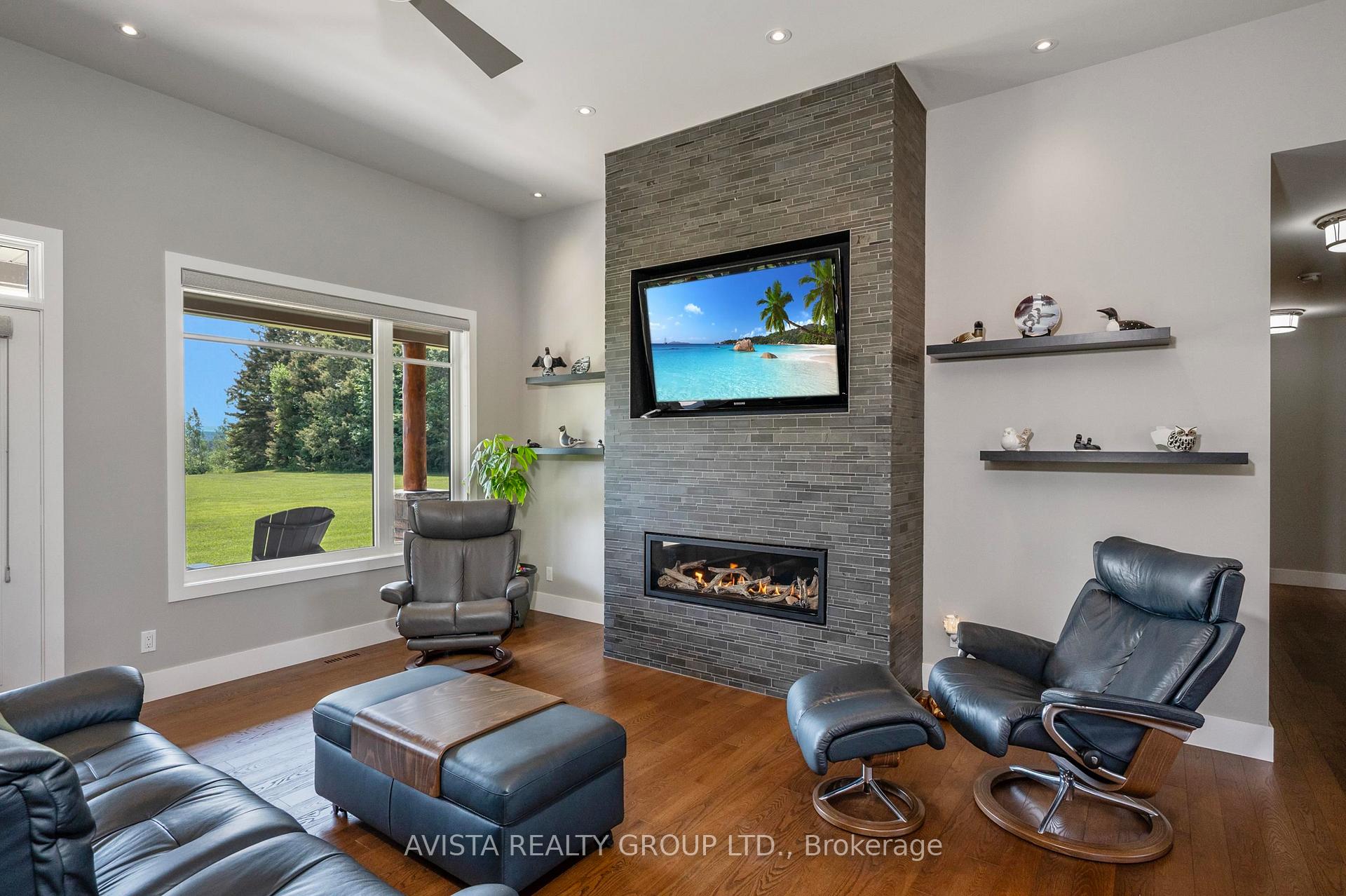 Photo 10 of 2422 Broadway Ave, Thunder Bay, Rosslyn Road — HOMEH