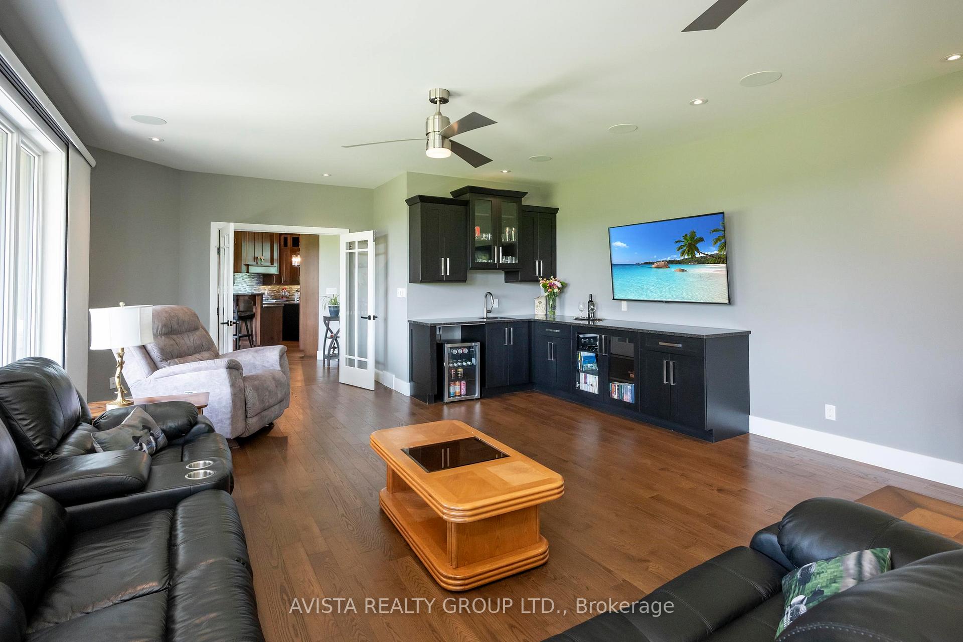 Photo 13 of 2422 Broadway Ave, Thunder Bay, Rosslyn Road — HOMEH