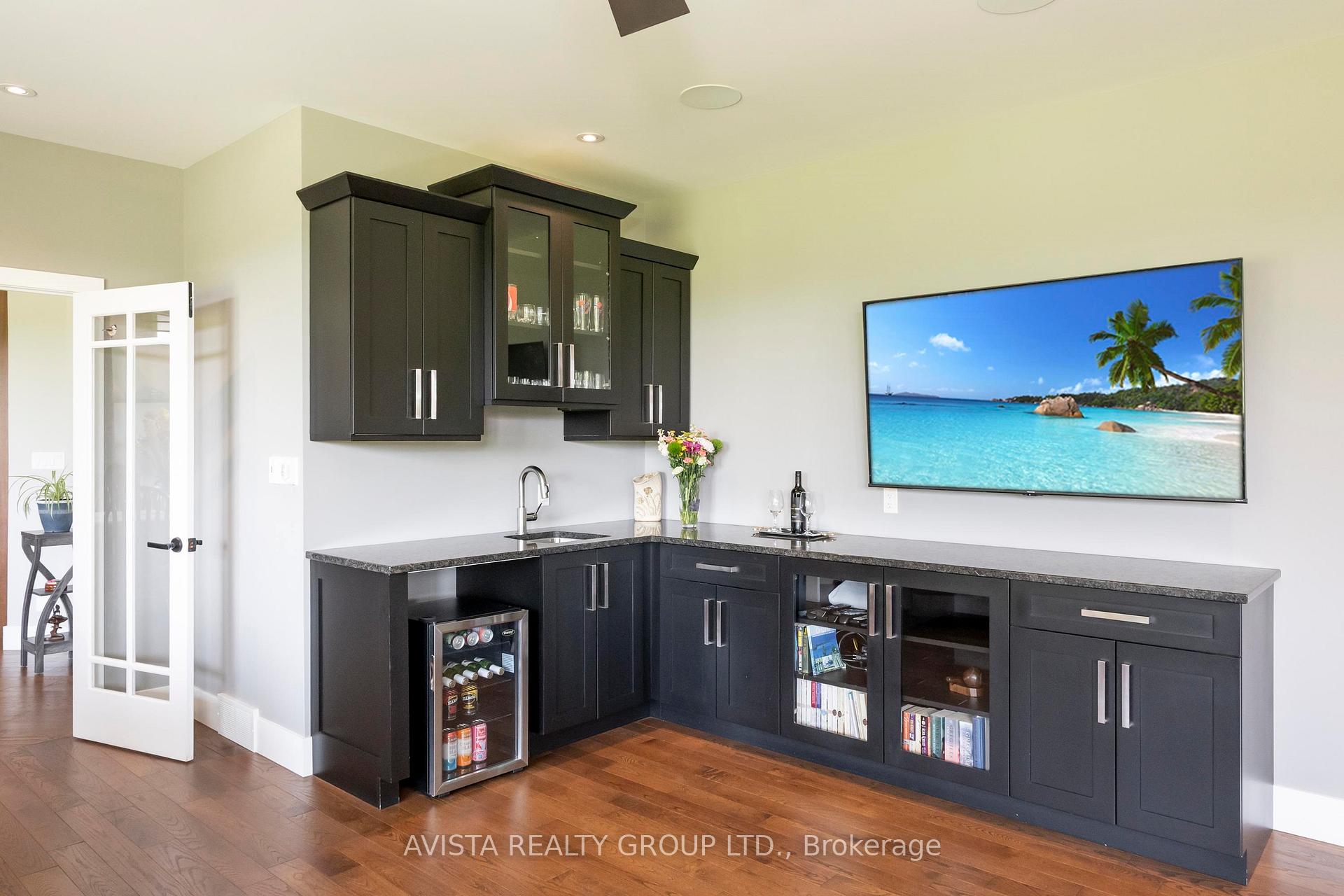 Photo 17 of 2422 Broadway Ave, Thunder Bay, Rosslyn Road — HOMEH