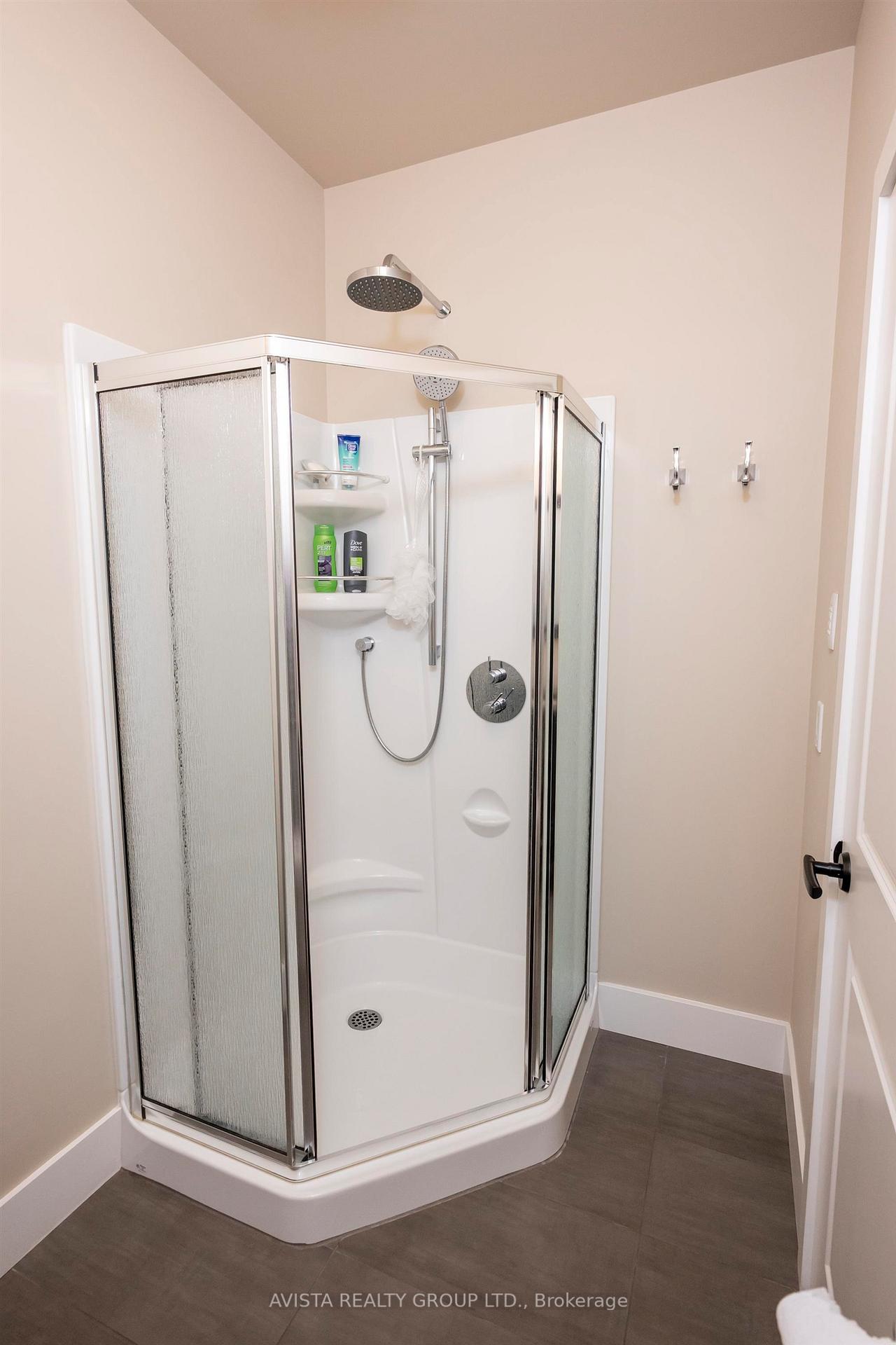 Photo 32 of 2422 Broadway Ave, Thunder Bay, Rosslyn Road — HOMEH