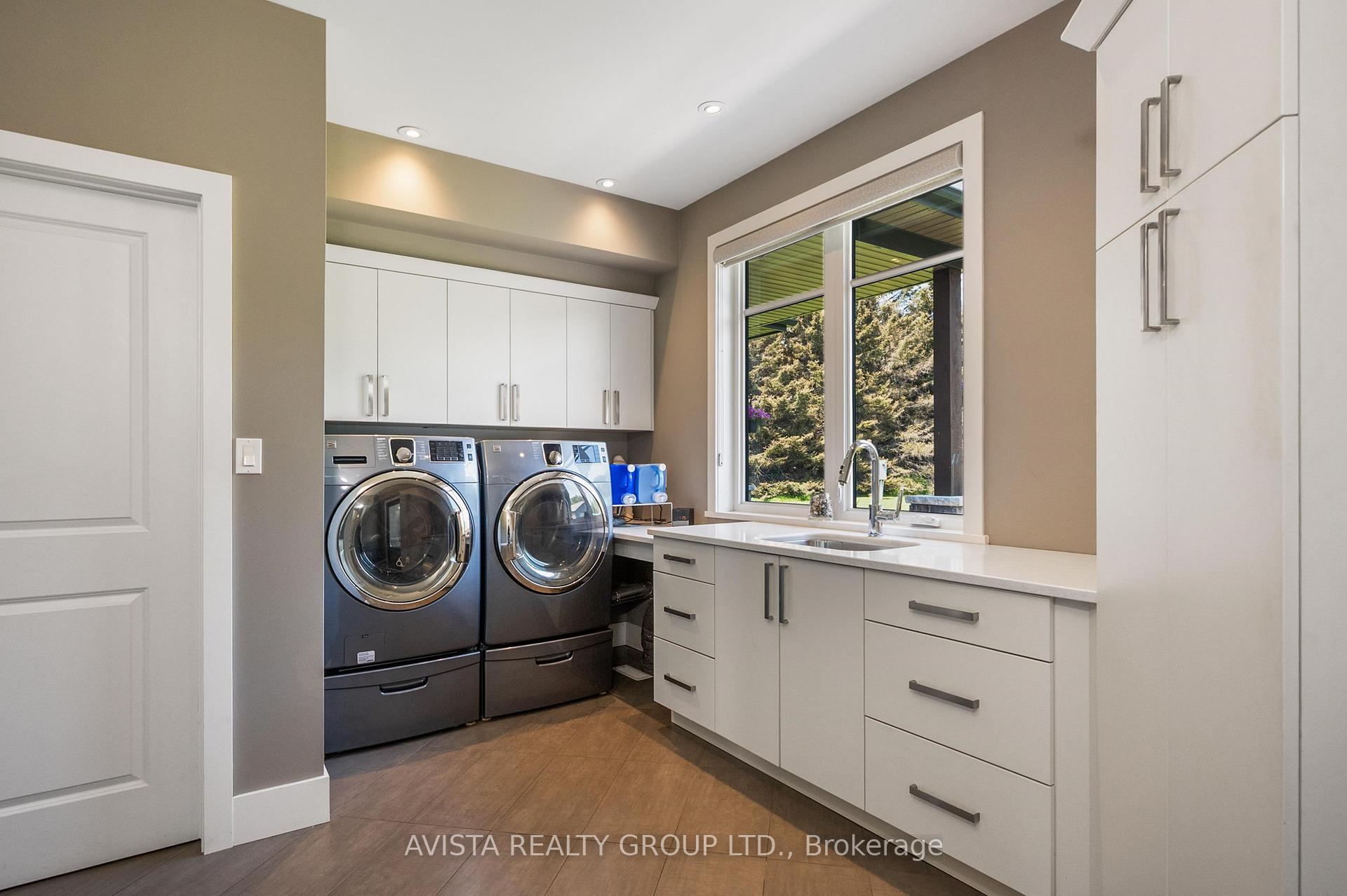 Photo 34 of 2422 Broadway Ave, Thunder Bay, Rosslyn Road — HOMEH