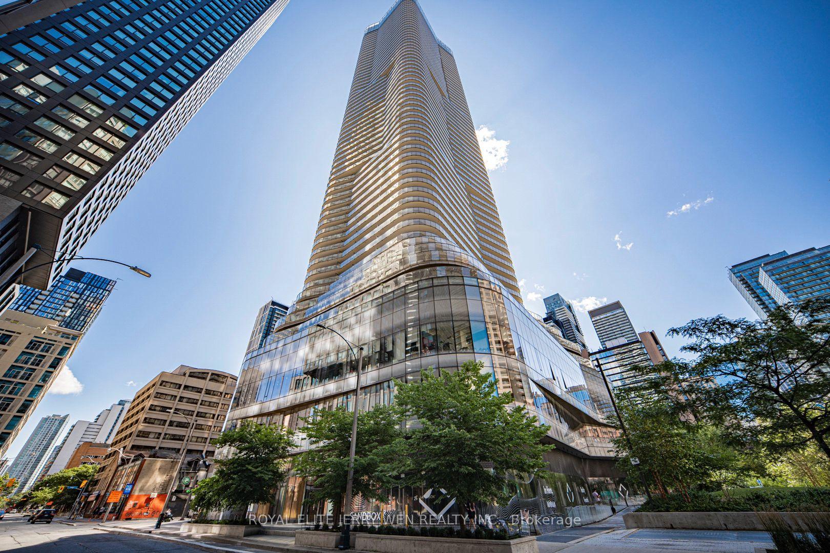 Front of Unit 3104, 11 Wellesley Street W
