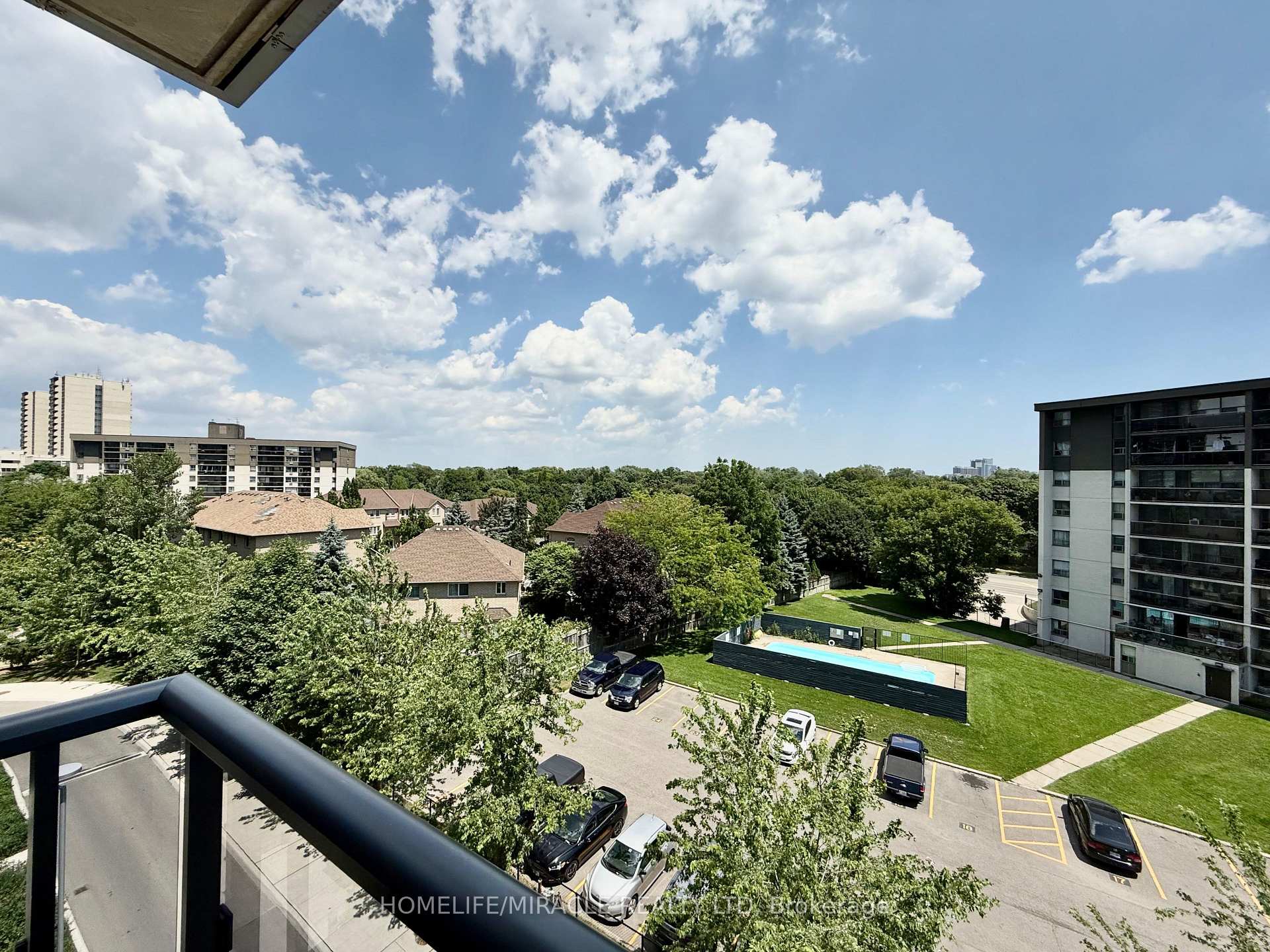Photo 3 of Unit 543, 26 Gibbs Road, Etobicoke, Islington-City Centre West — HOMEH